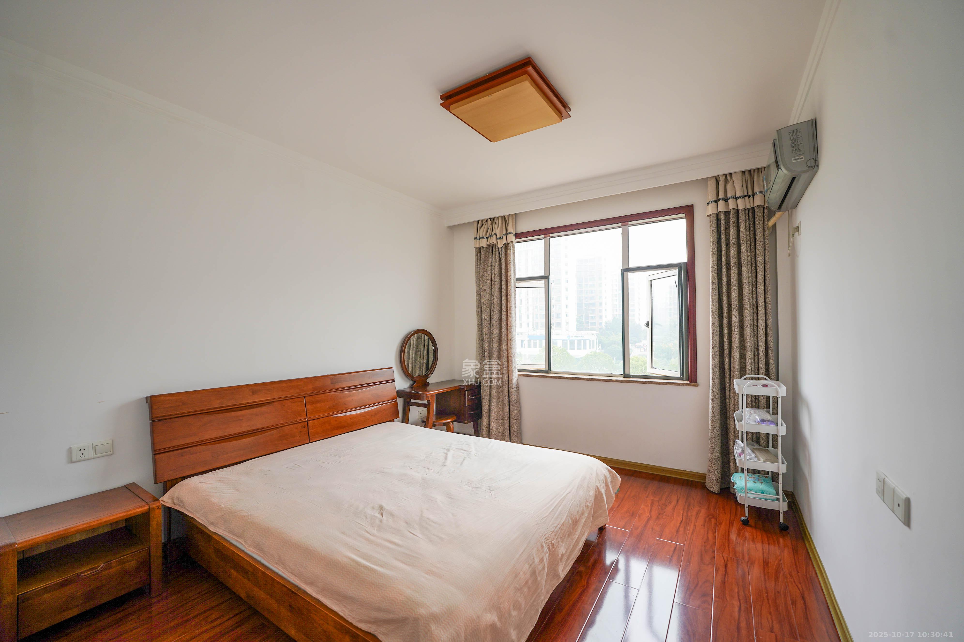 御邦 3室2厅2卫 98.0万 御邦 3室2厅2卫 98.0万卧室