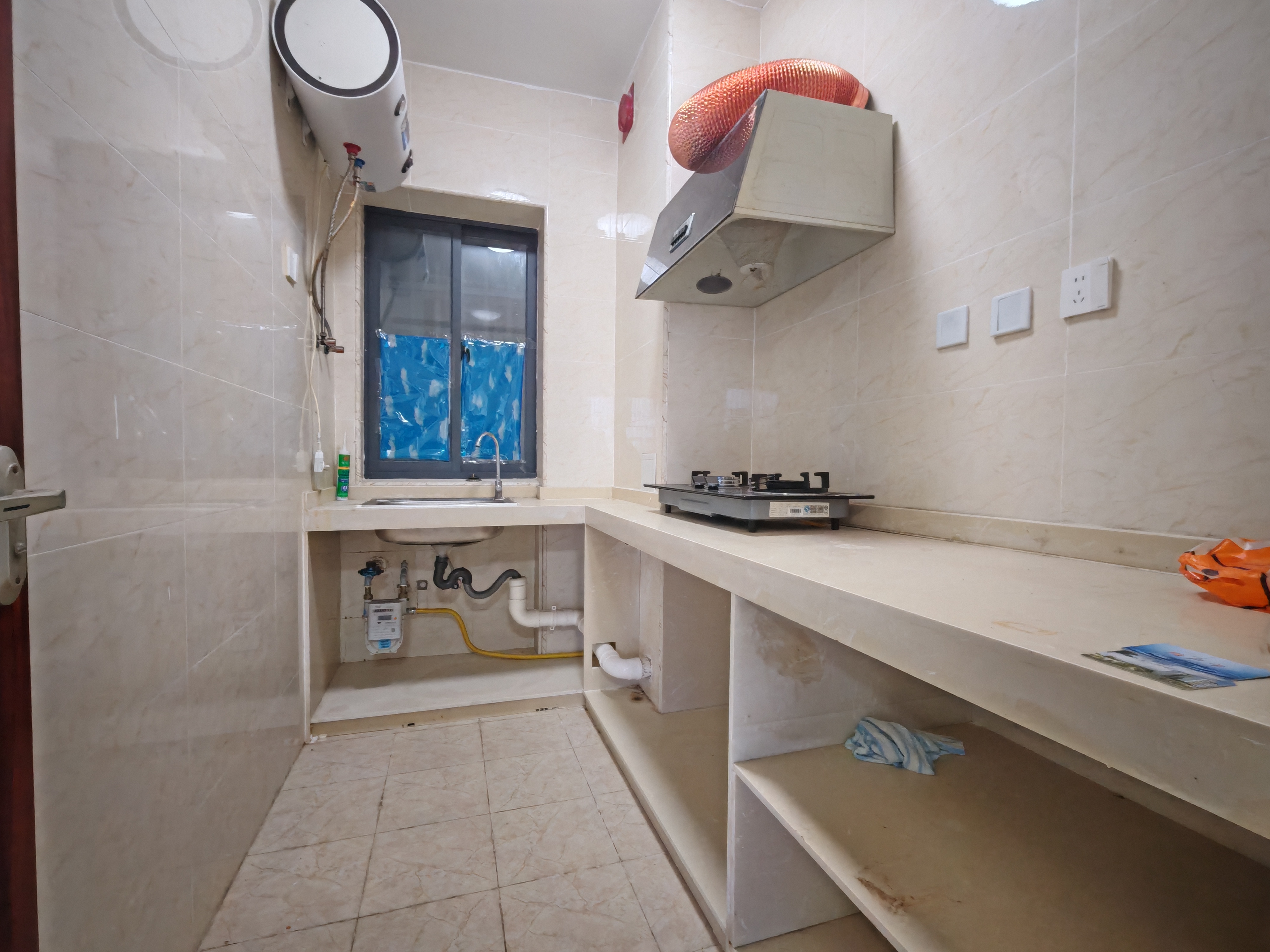 金龙苑  1室1厅1卫    59.0万客厅