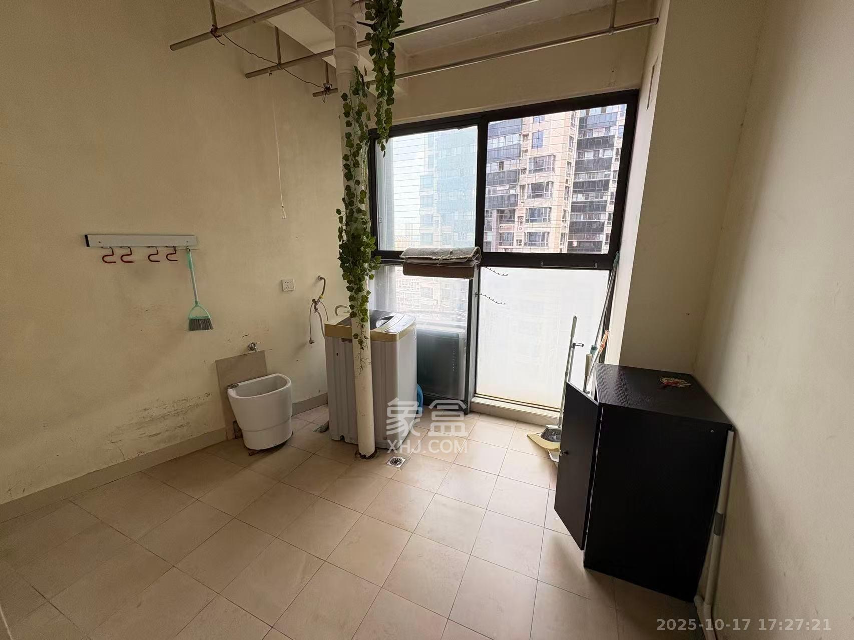 通用时代国际社区  2室2厅1卫    2500.0元/月 通用时代国际社区  2室2厅1卫    2500.0元/月室内图