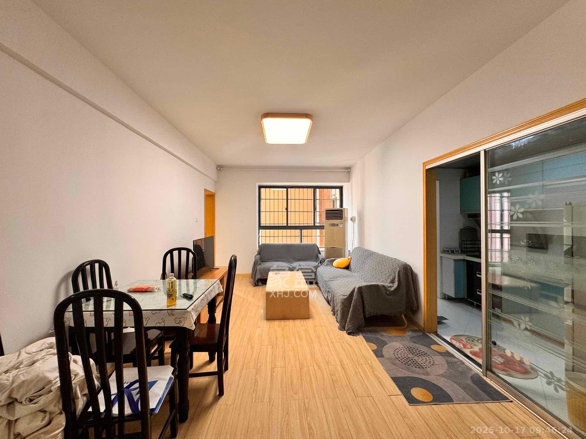 欧园 1室2厅1卫 2200.0元/月 欧园 1室2厅1卫 2200.0元/月室内图