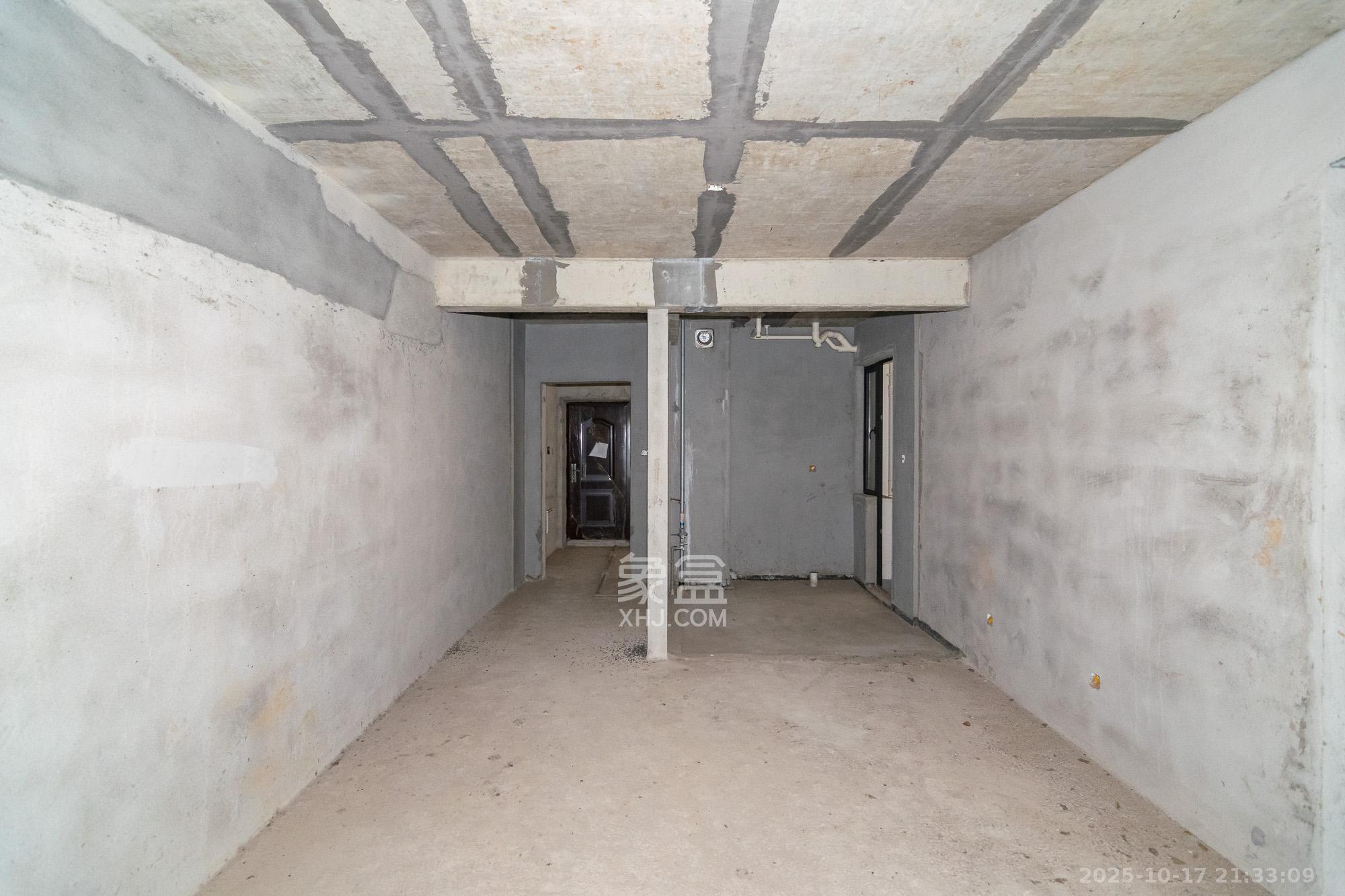 润和长郡（润和紫郡二三期）  3室2厅1卫    70.0万客厅