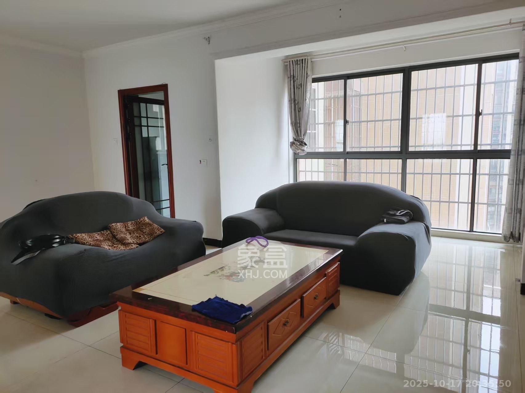 领东汇  1室2厅1卫    2200.0元/月 领东汇  1室2厅1卫    2200.0元/月