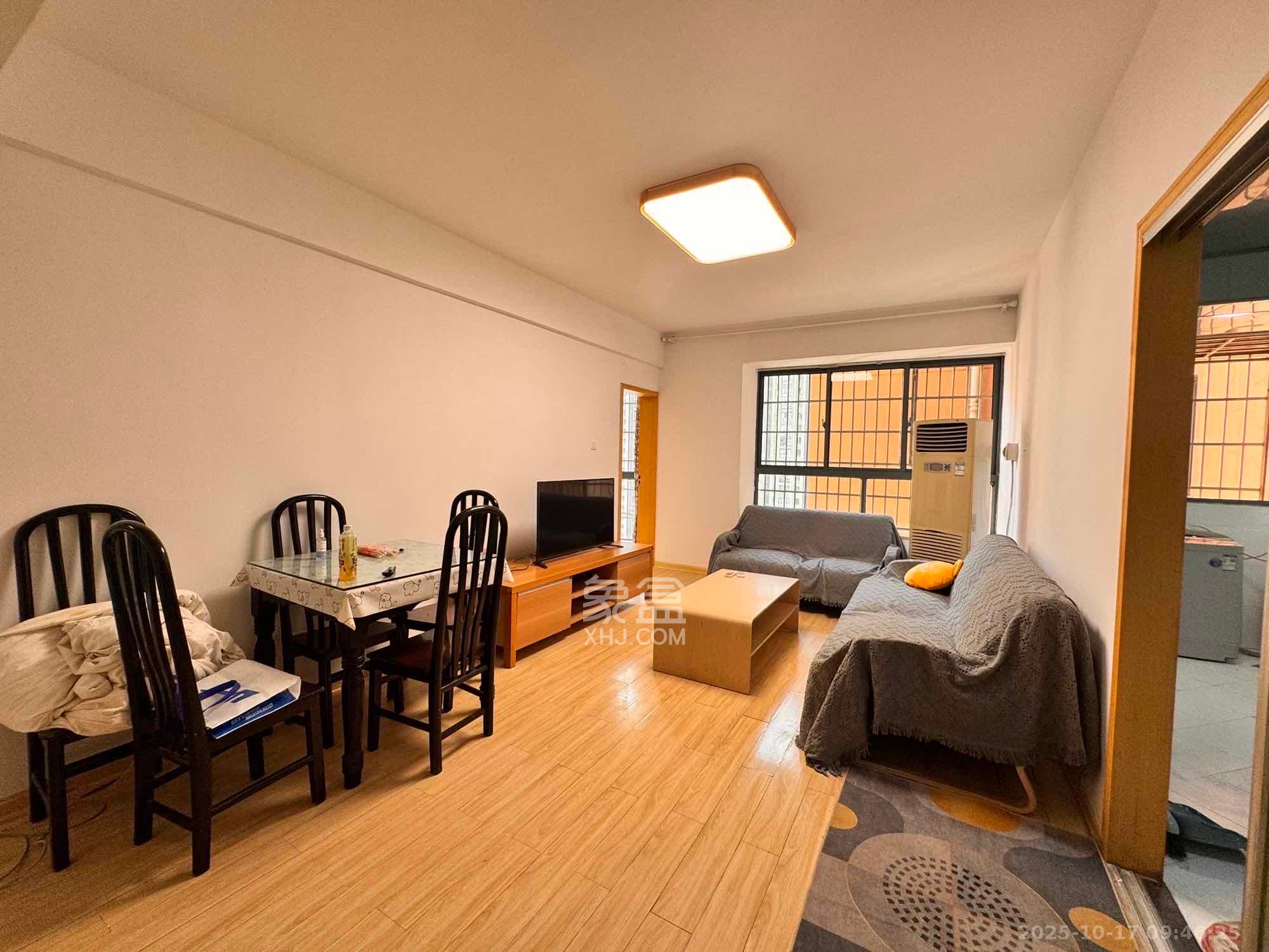 欧园 1室2厅1卫 2200.0元/月 欧园 1室2厅1卫 2200.0元/月室内图