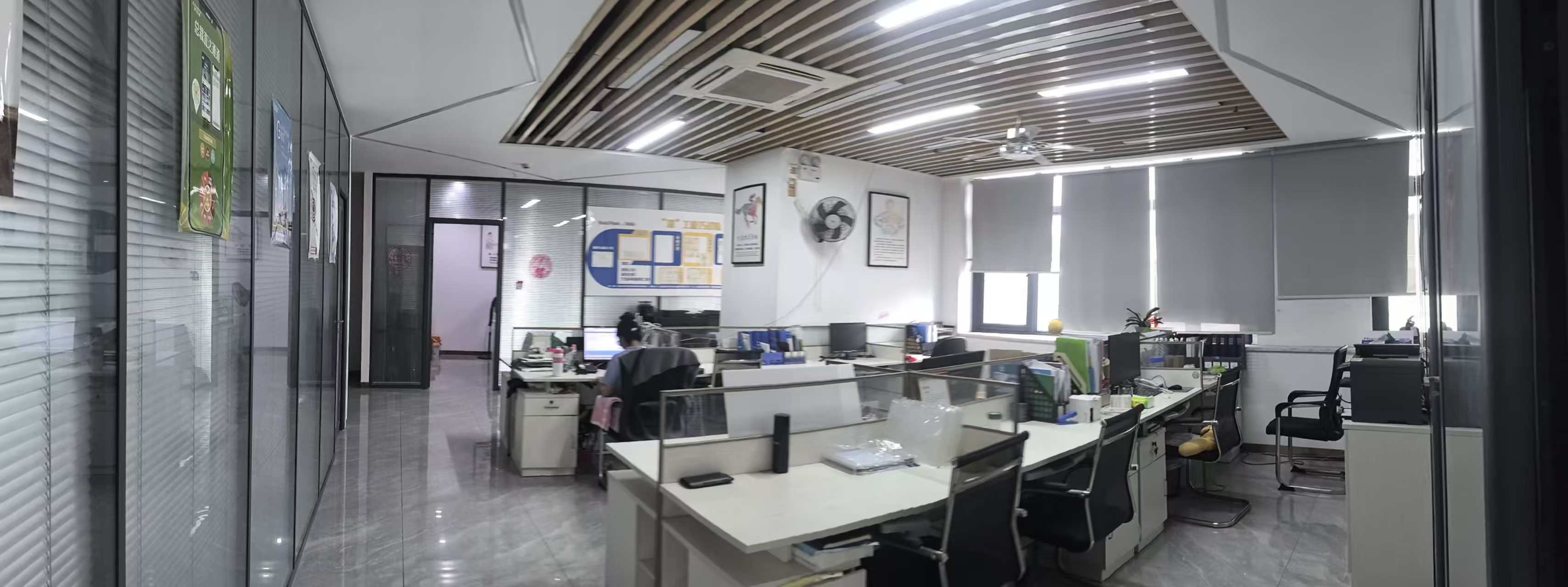 现代大厦   218.0㎡      15000.0元/月室内图