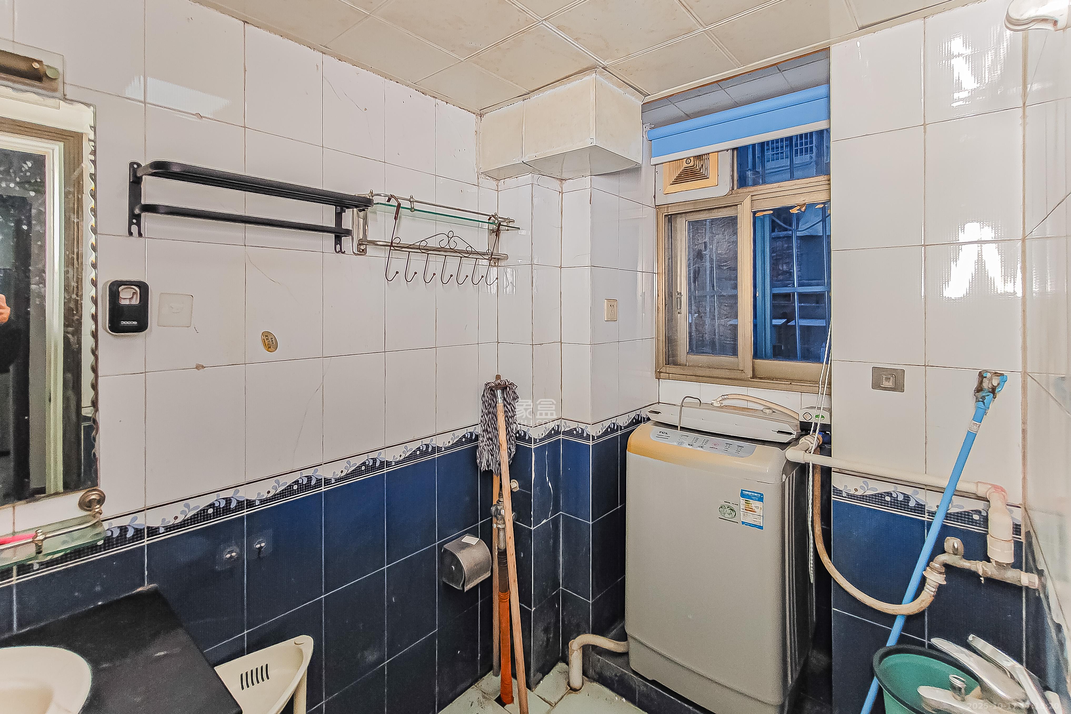 信丰公寓 2室1厅1卫 57.0万 信丰公寓 2室1厅1卫 57.0万卫生间