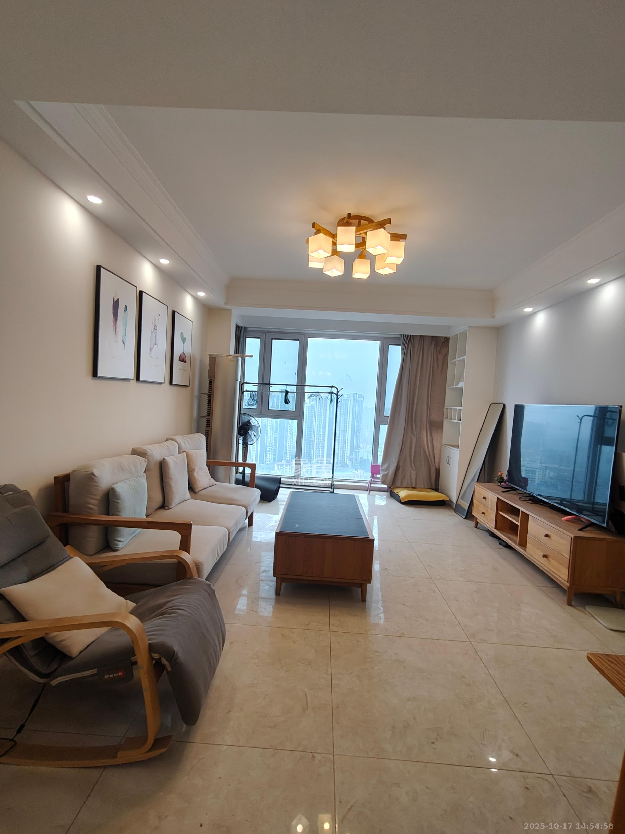 红星怡景苑(红星臻和苑)  3室1厅1卫    2600.0元/月 红星怡景苑(红星臻和苑)  3室1厅1卫    2600.0元/月