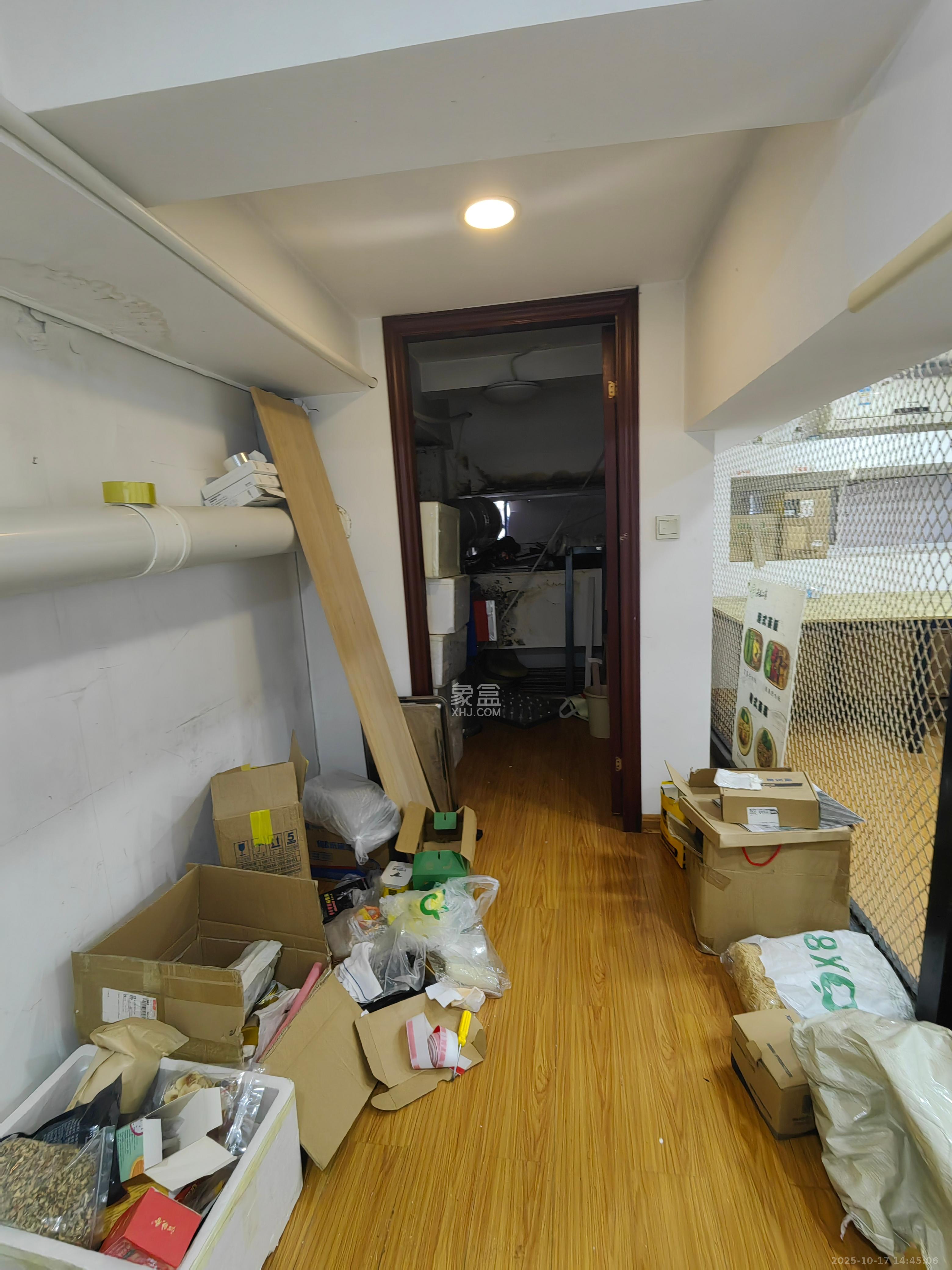 橙子街（橙子498街区）   18.0㎡      2500.0元/月室内图