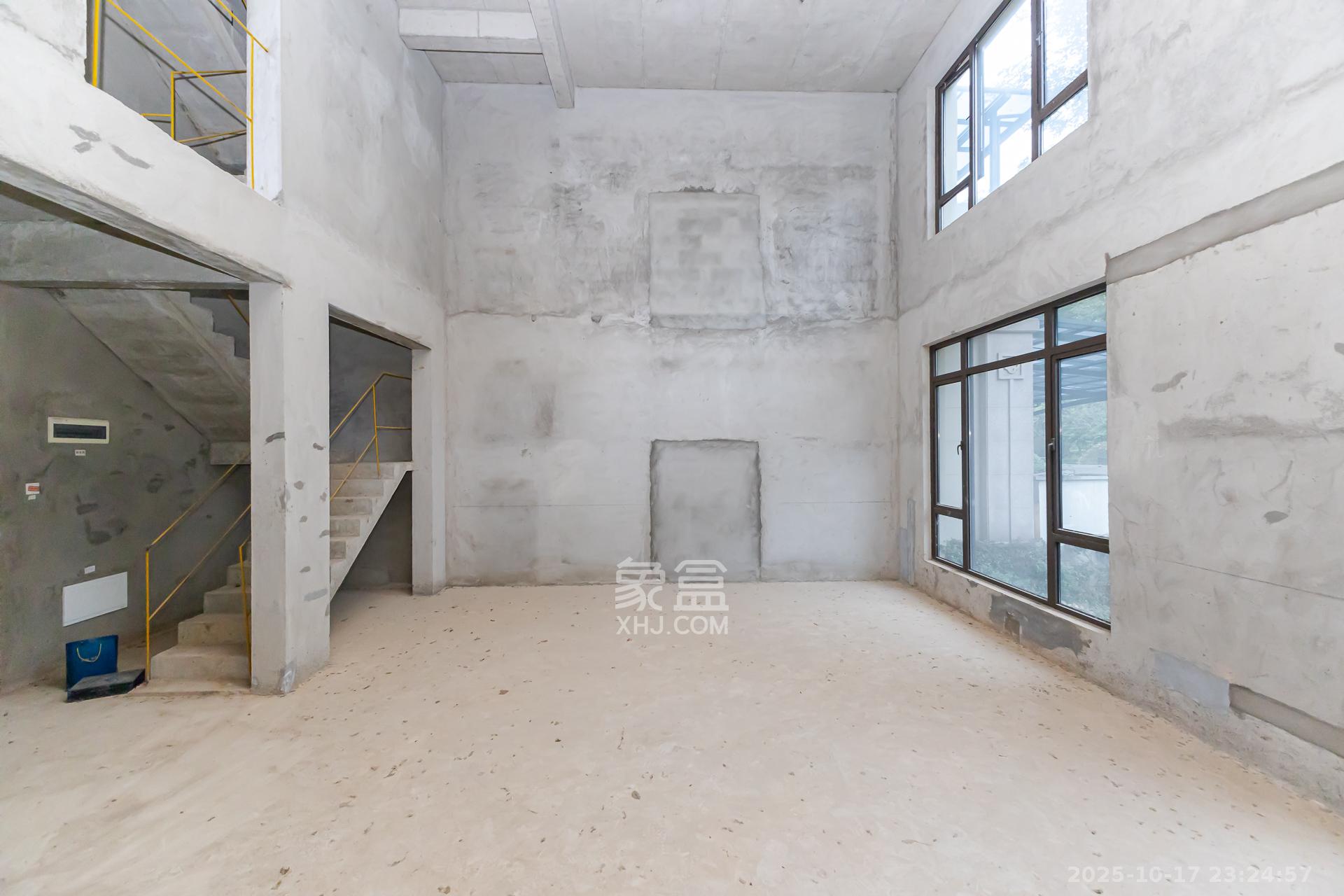 龙湖璟宸原著(龙湖紫宸)  5室2厅3卫    498.0万 龙湖璟宸原著(龙湖紫宸)  5室2厅3卫    498.0万客厅