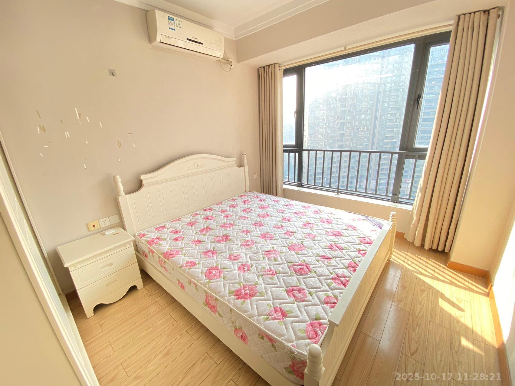 藏珑湖上国际花园 1室1厅1卫 1900.0元/月 藏珑湖上国际花园 1室1厅1卫 1900.0元/月室内图