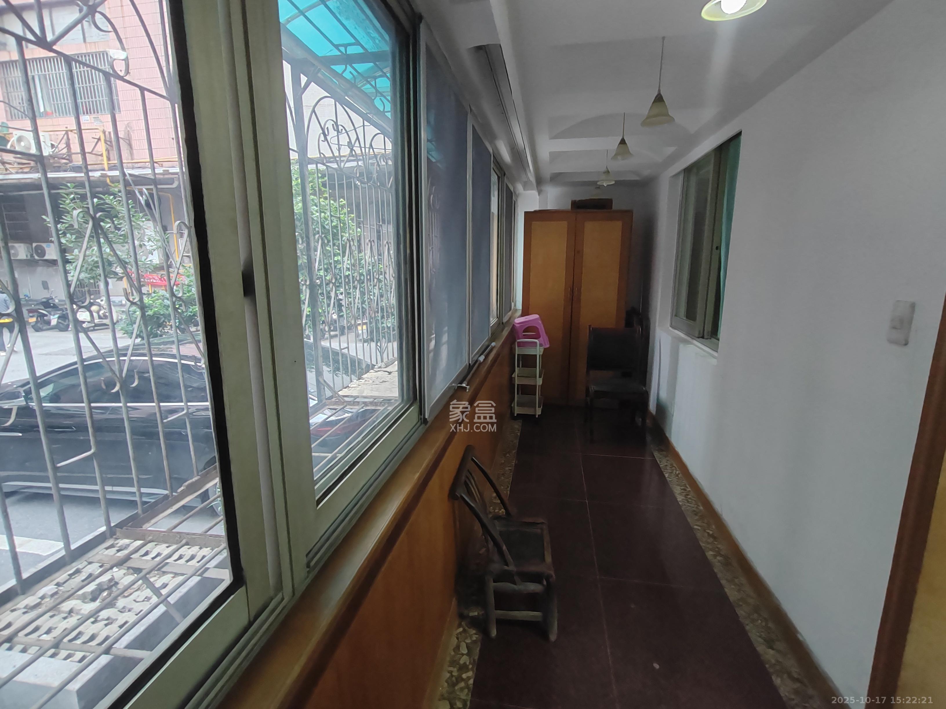 新富城  4室2厅2卫    3500.0元/月 新富城  4室2厅2卫    3500.0元/月