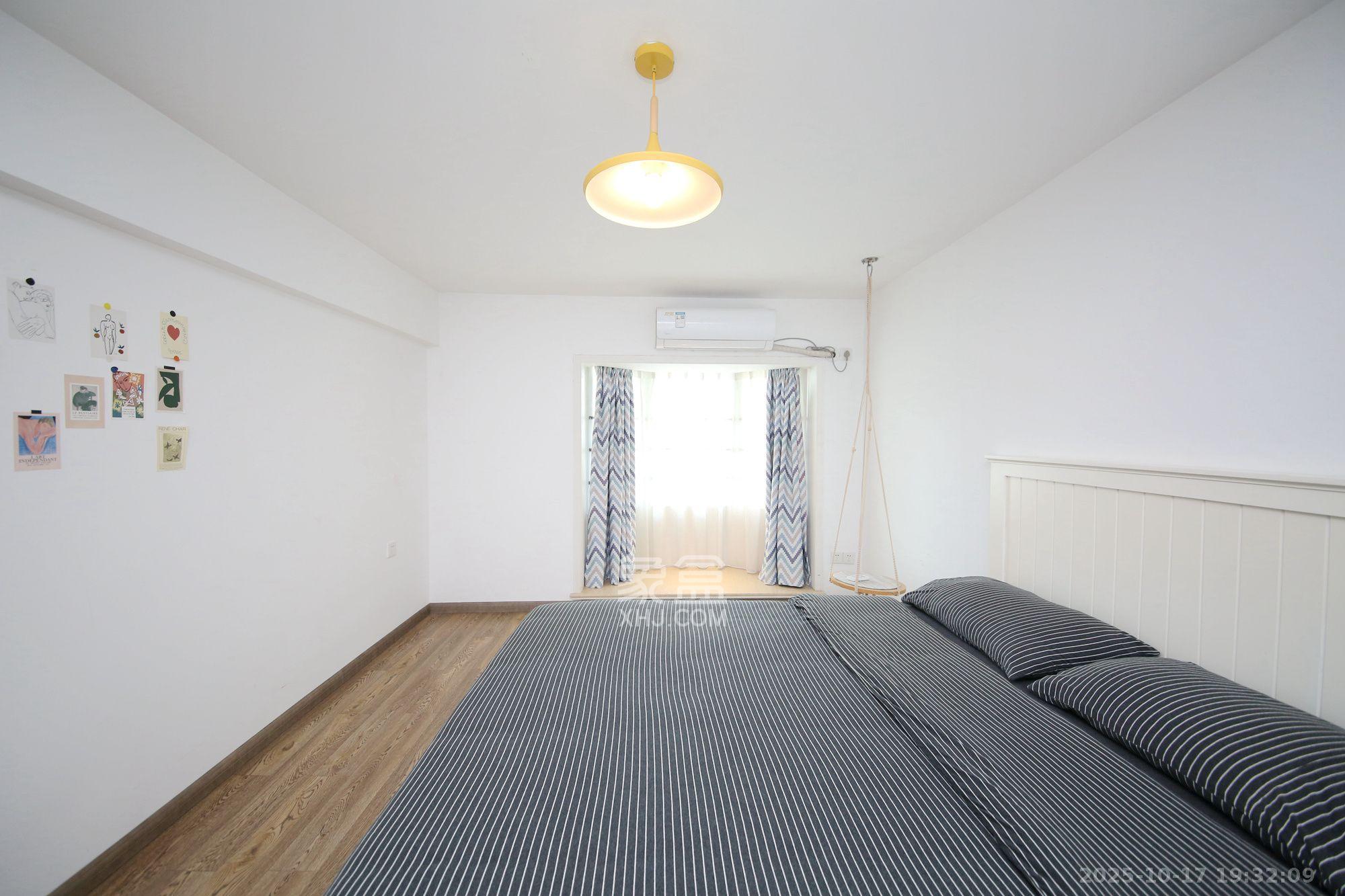 香格里嘉园 3室2厅2卫 3000.0元/月 香格里嘉园 3室2厅2卫 3000.0元/月室内图