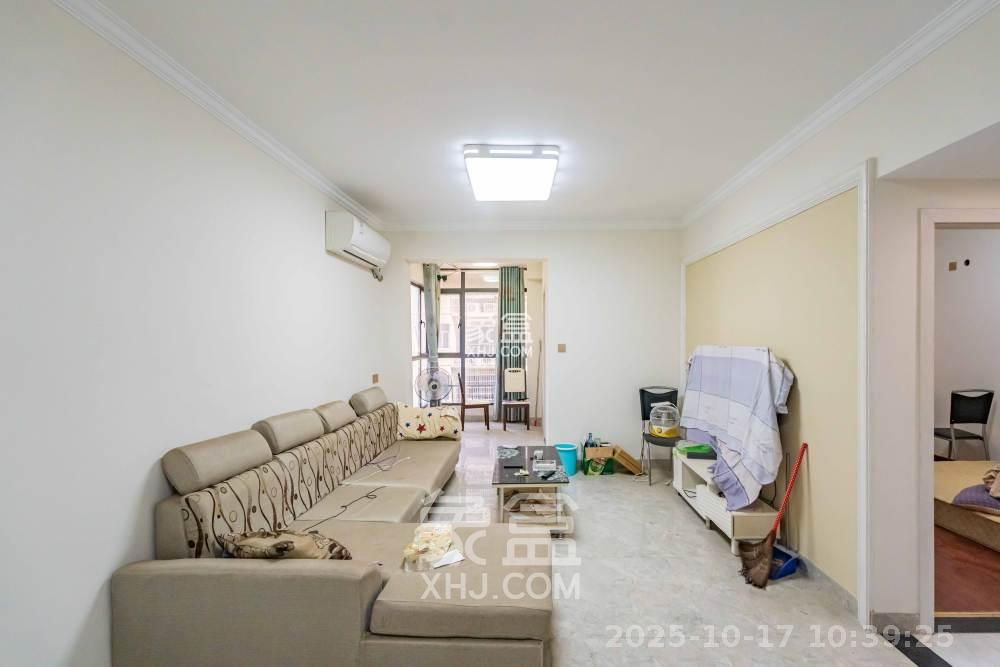 悦湖山 3室2厅1卫 1800.0元/月 悦湖山 3室2厅1卫 1800.0元/月室内图