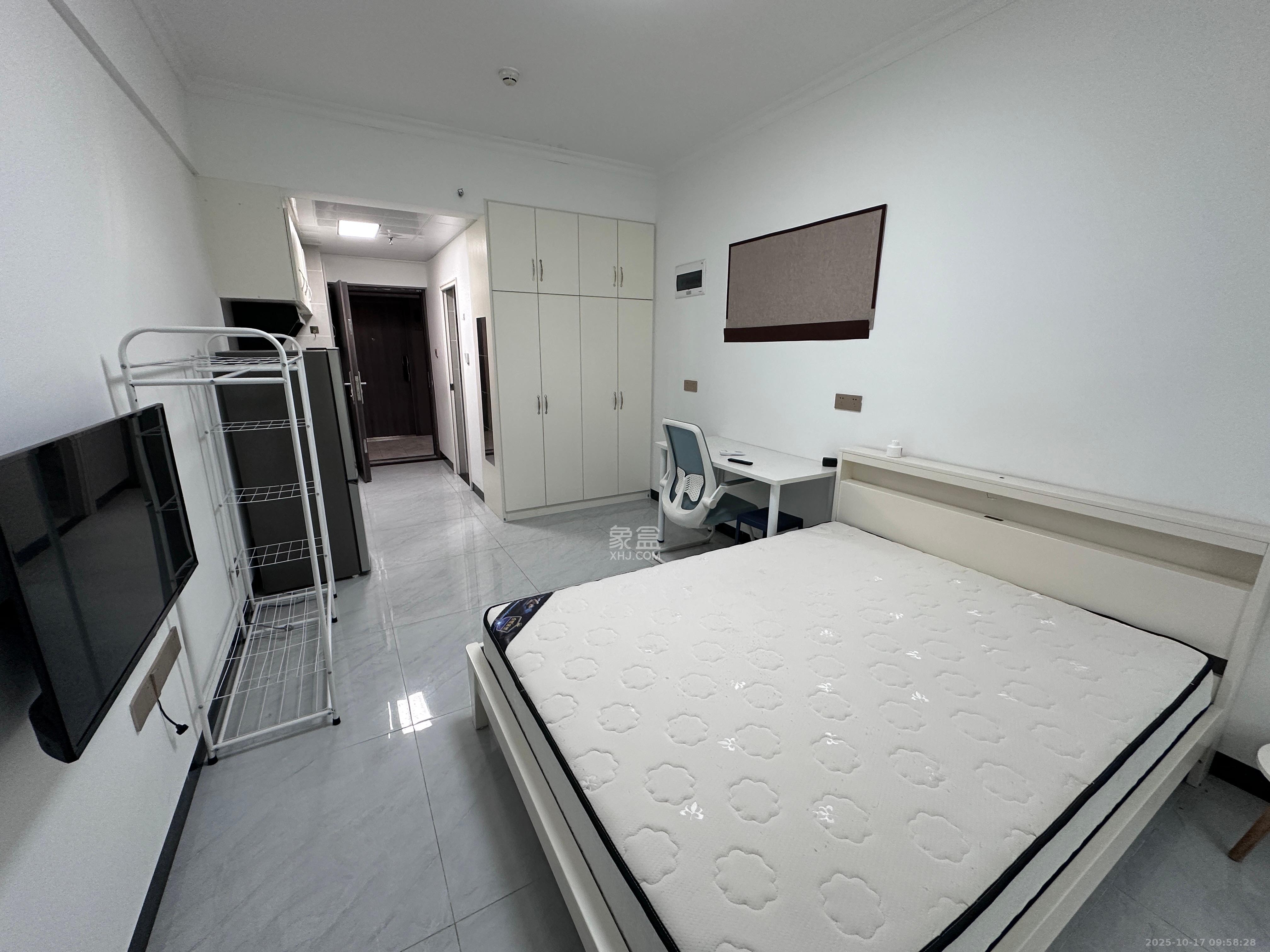 龙湖湘江星座(祺鑫星座公寓) 1室1厅1卫 1300.0元/月 龙湖湘江星座(祺鑫星座公寓) 1室1厅1卫 1300.0元/月室内图