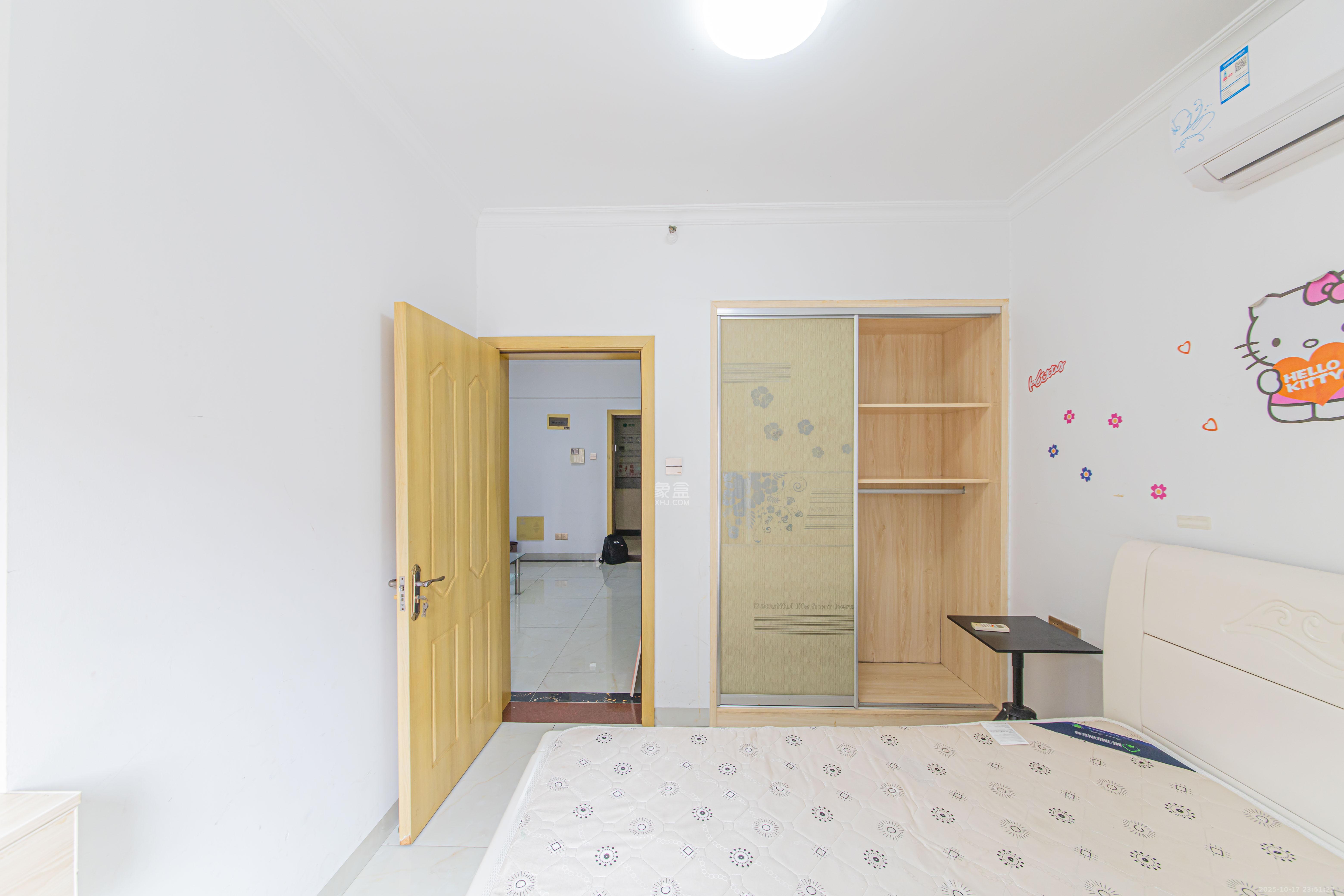 中建芙蓉工社 2室1厅1卫 40.0万 中建芙蓉工社 2室1厅1卫 40.0万卧室