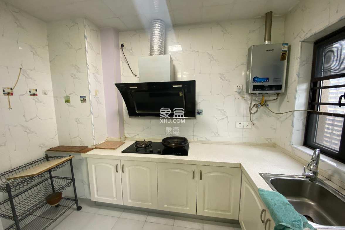 山语城三期  3室2厅2卫    2200.0元/月 山语城三期  3室2厅2卫    2200.0元/月室内图