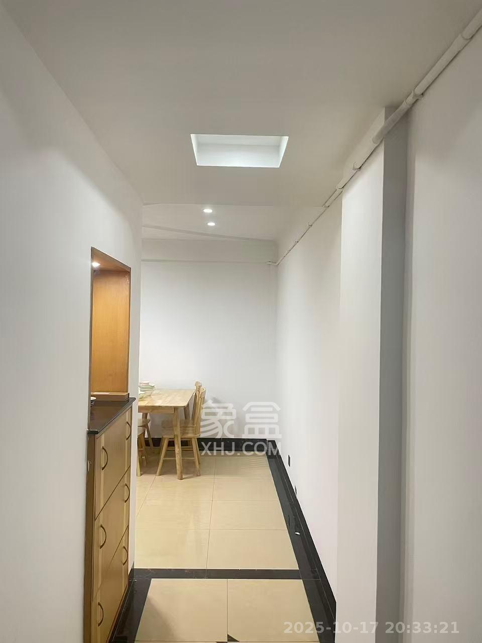 华盛花园  2室1厅1卫    2200.0元/月室内图