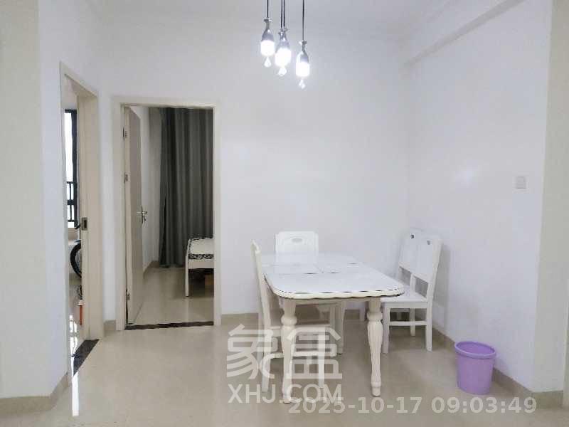 澳海月亮湾  3室2厅2卫    1700.0元/月室内图