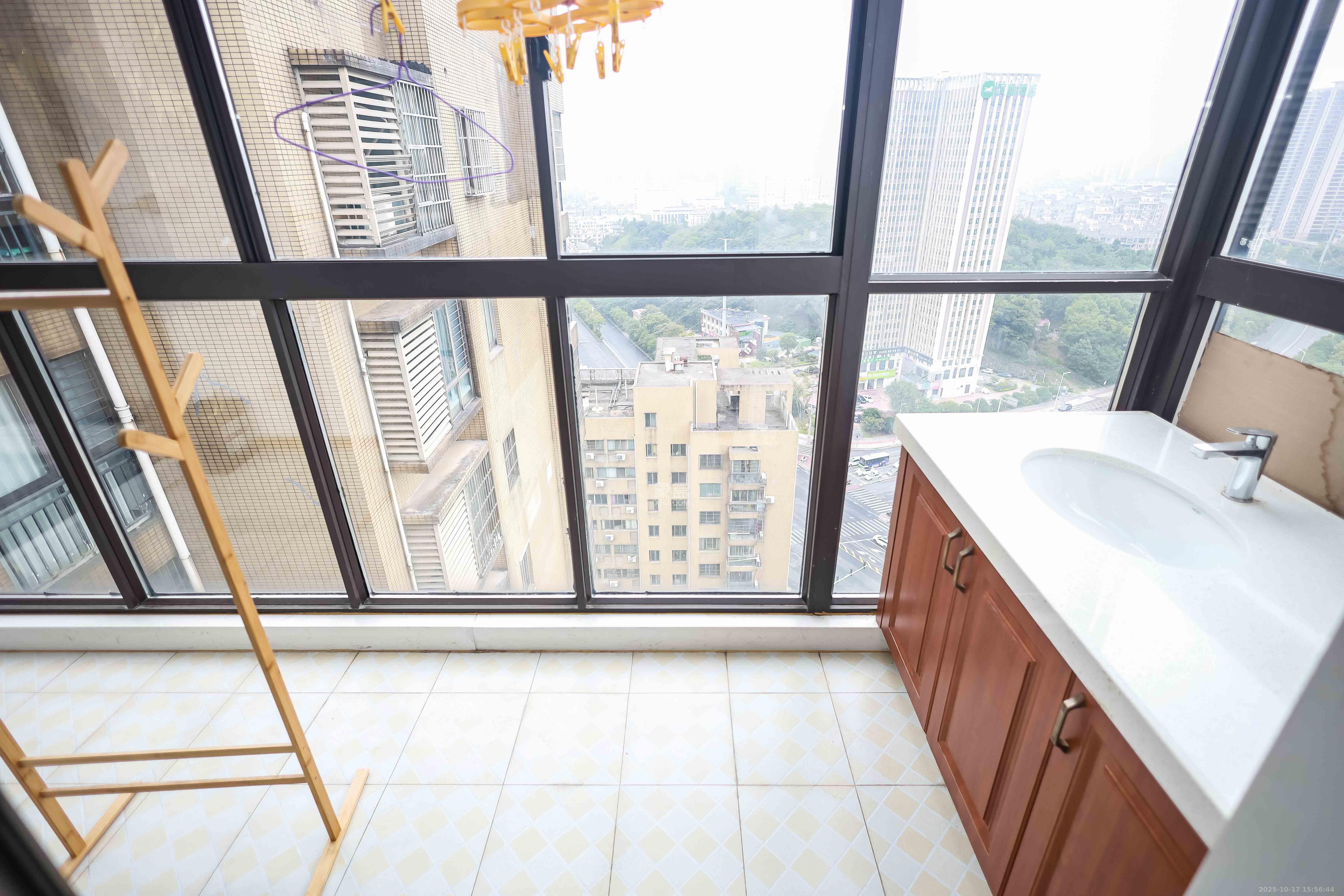 阳光晶城 4室2厅2卫 4000.0元/月 阳光晶城 4室2厅2卫 4000.0元/月室内图