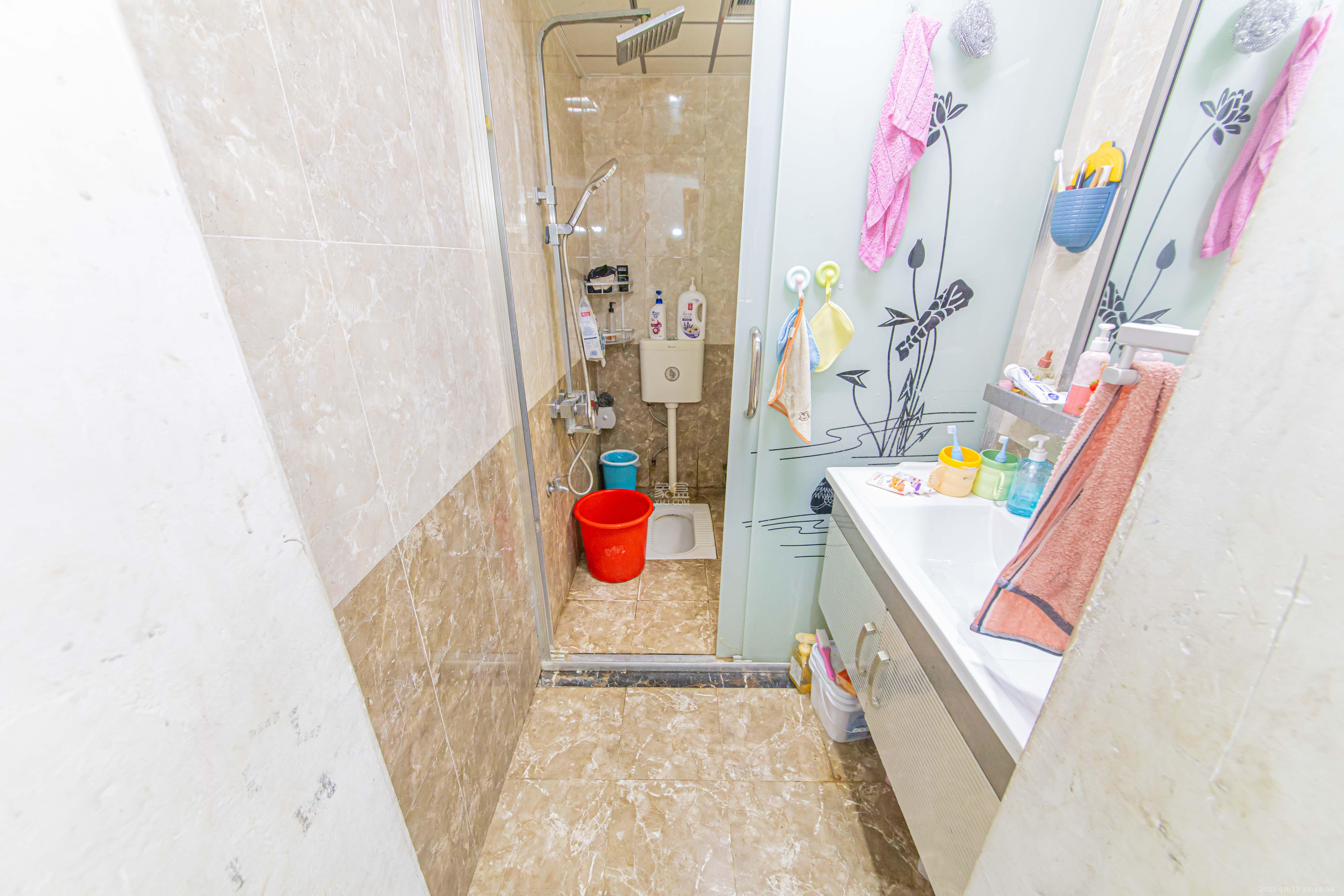 金房奥斯卡 3室2厅1卫 92.8万 金房奥斯卡 3室2厅1卫 92.8万卫生间