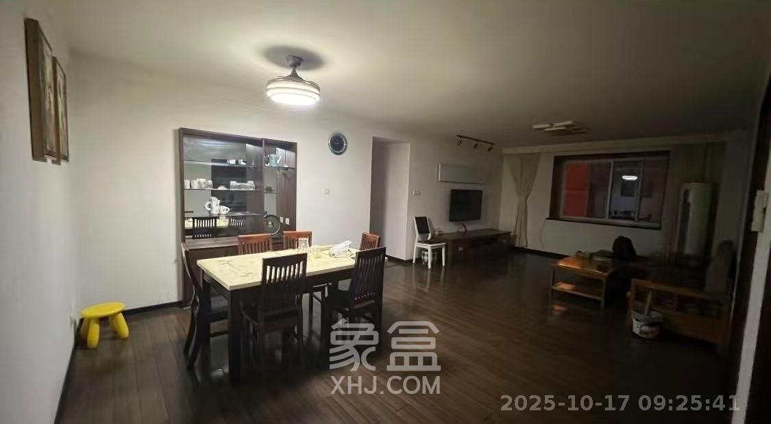 森宇佳园  3室2厅2卫    2800.0元/月