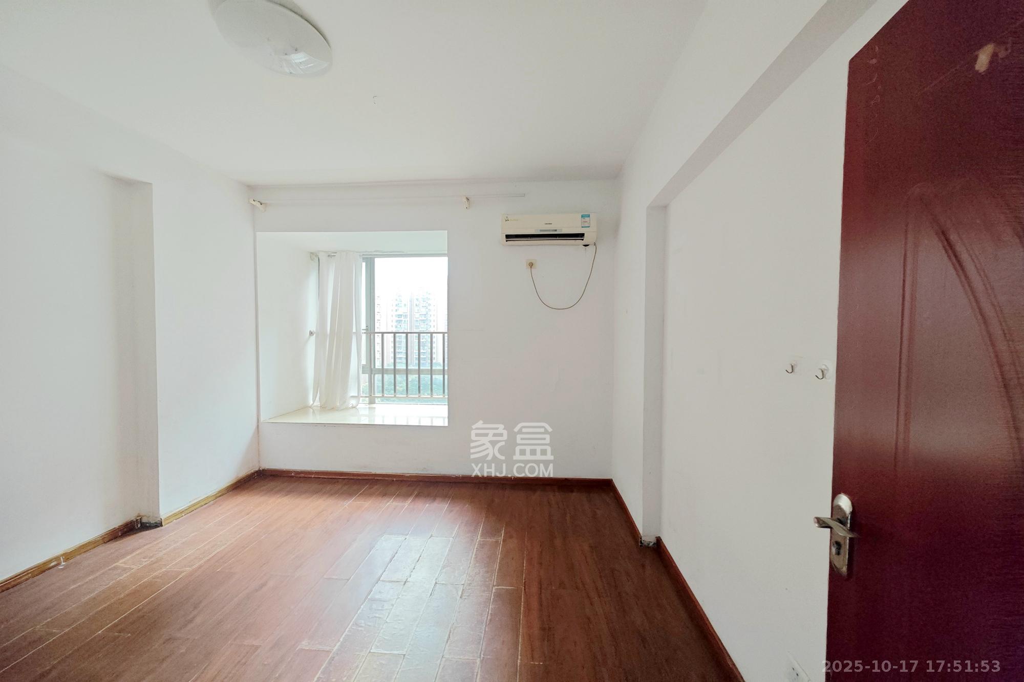 新城新世界一二三期 3室2厅2卫 110.0万 新城新世界一二三期 3室2厅2卫 110.0万卧室