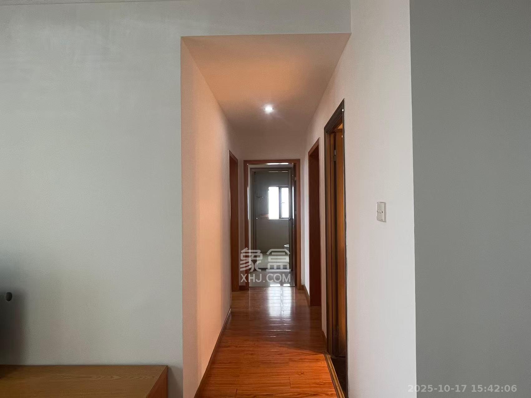 高信向日葵  3室2厅2卫    2800.0元/月 高信向日葵  3室2厅2卫    2800.0元/月