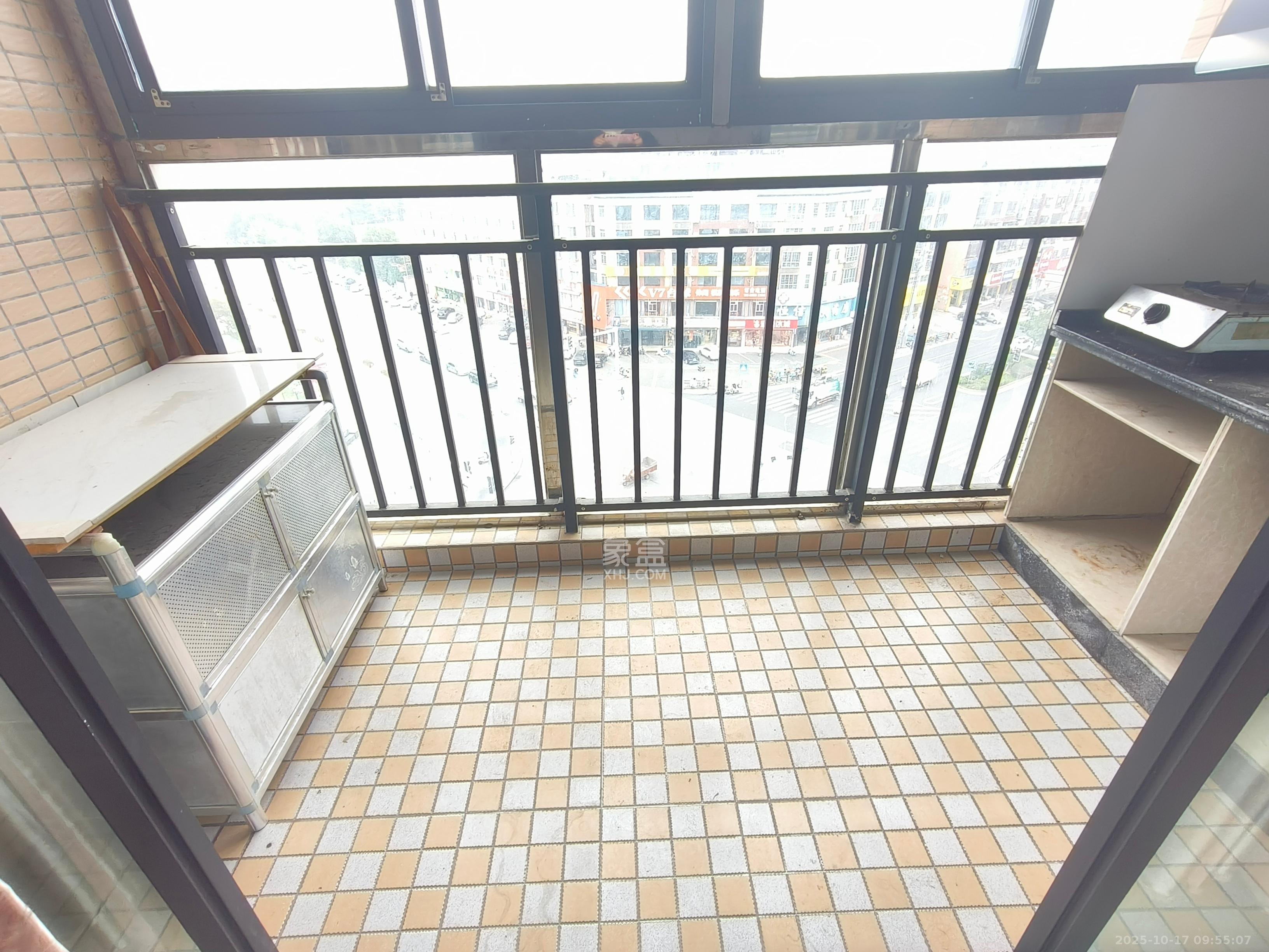 山水金庭  1室1厅1卫    650.0元/月 山水金庭  1室1厅1卫    650.0元/月室内图