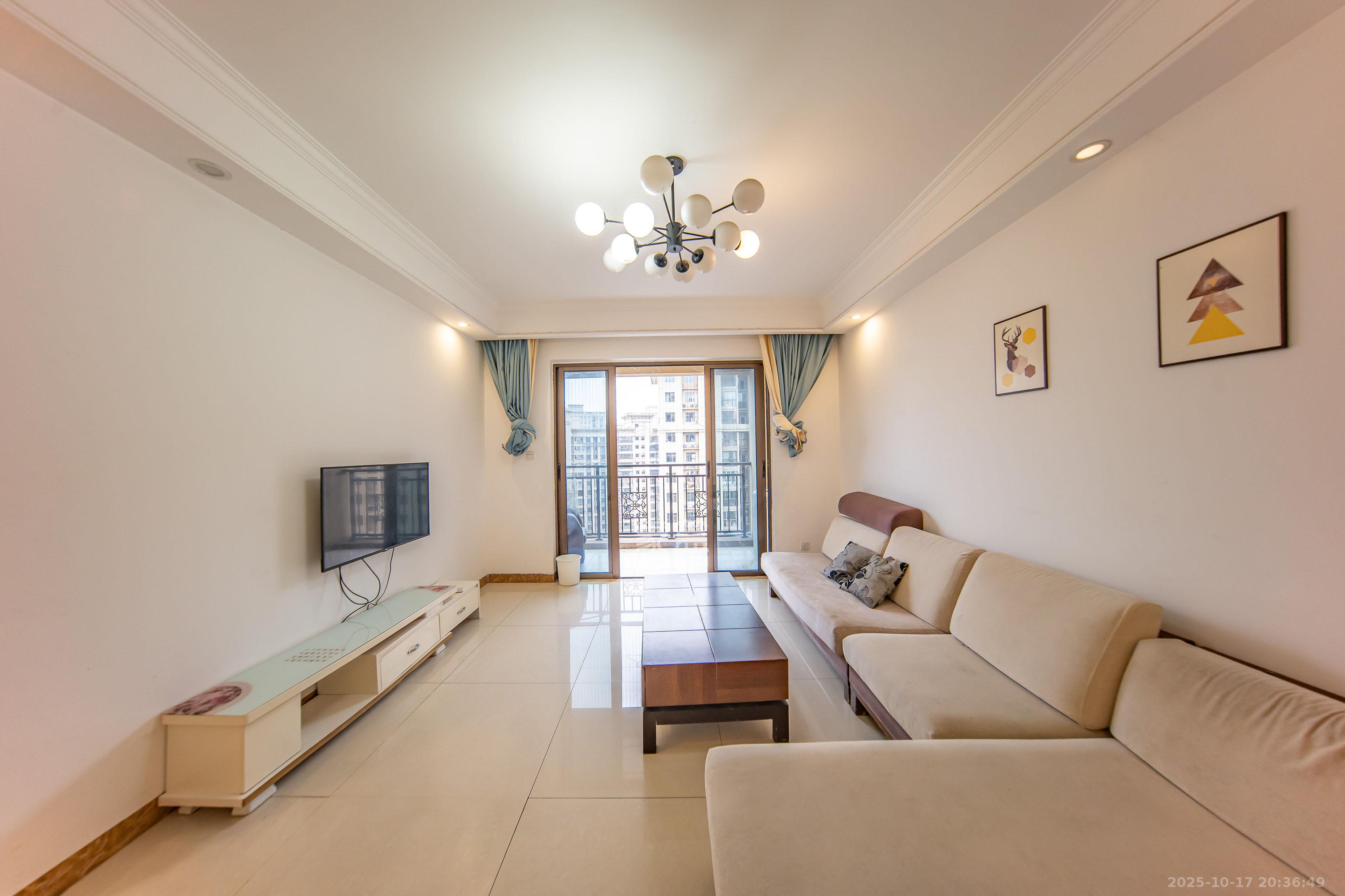 江山帝景哈佛  3室2厅1卫    90.0万客厅