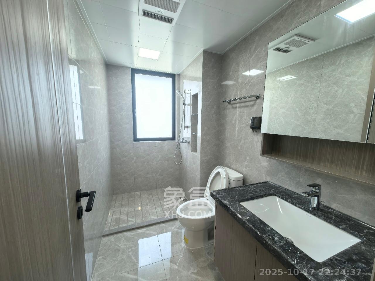 中海麓山境北区  4室2厅2卫    3200.0元/月室内图