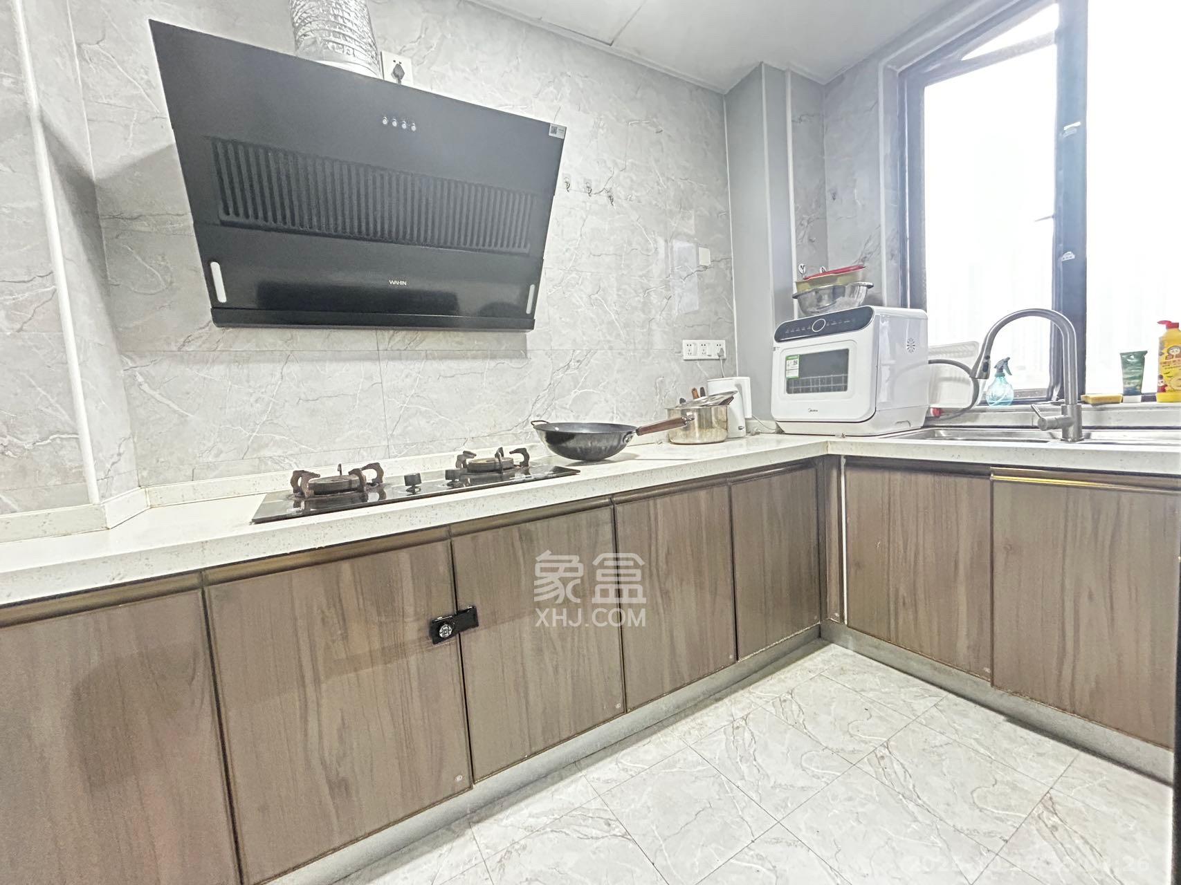 中国铁建梅溪青秀二期 4室2厅2卫 2600.0元/月 中国铁建梅溪青秀二期 4室2厅2卫 2600.0元/月室内图