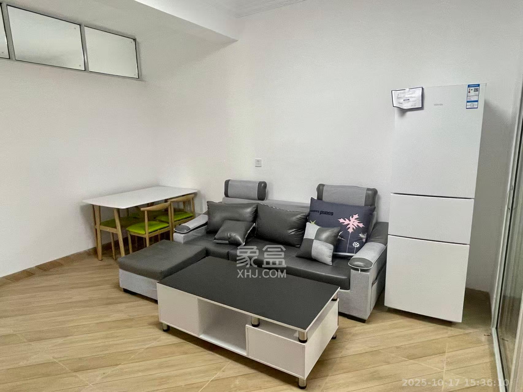 三景华御  3室2厅2卫    2000.0元/月 三景华御  3室2厅2卫    2000.0元/月室内图