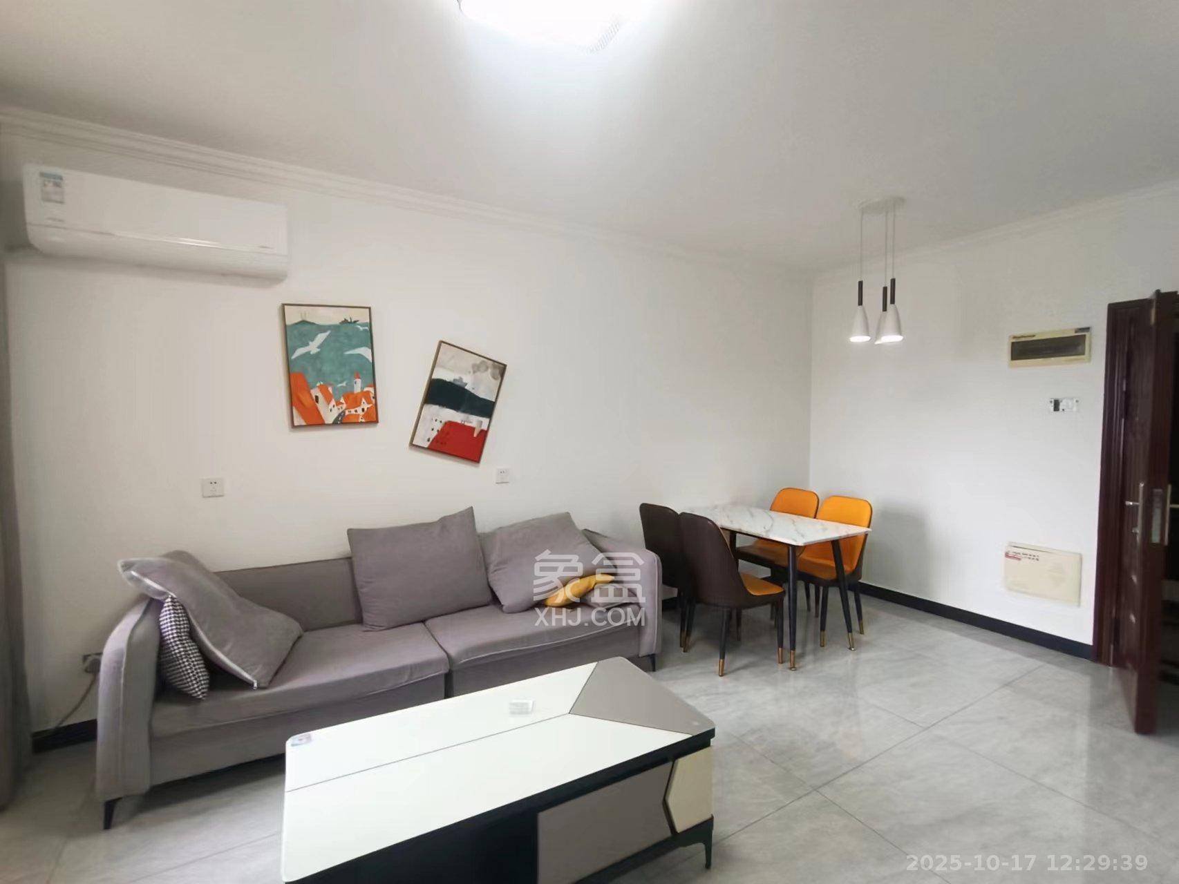 荣盛花语书苑 2室1厅1卫 2500.0元/月 荣盛花语书苑 2室1厅1卫 2500.0元/月室内图