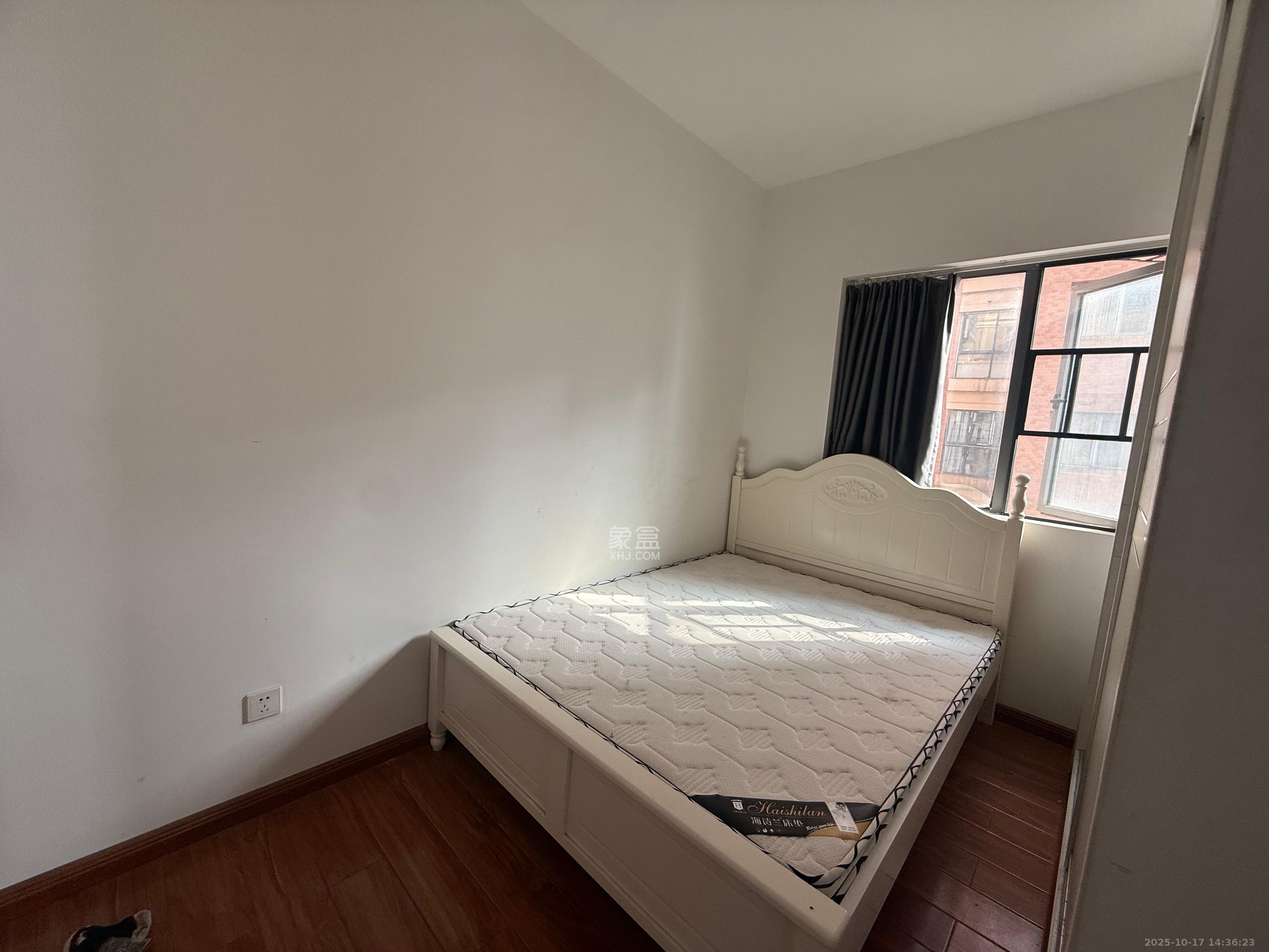 上海城小区  2室2厅1卫    2200.0元/月室内图