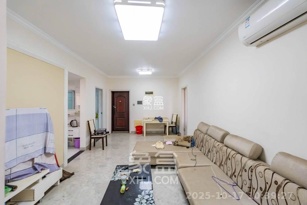 悦湖山 3室2厅1卫 1800.0元/月 悦湖山 3室2厅1卫 1800.0元/月室内图