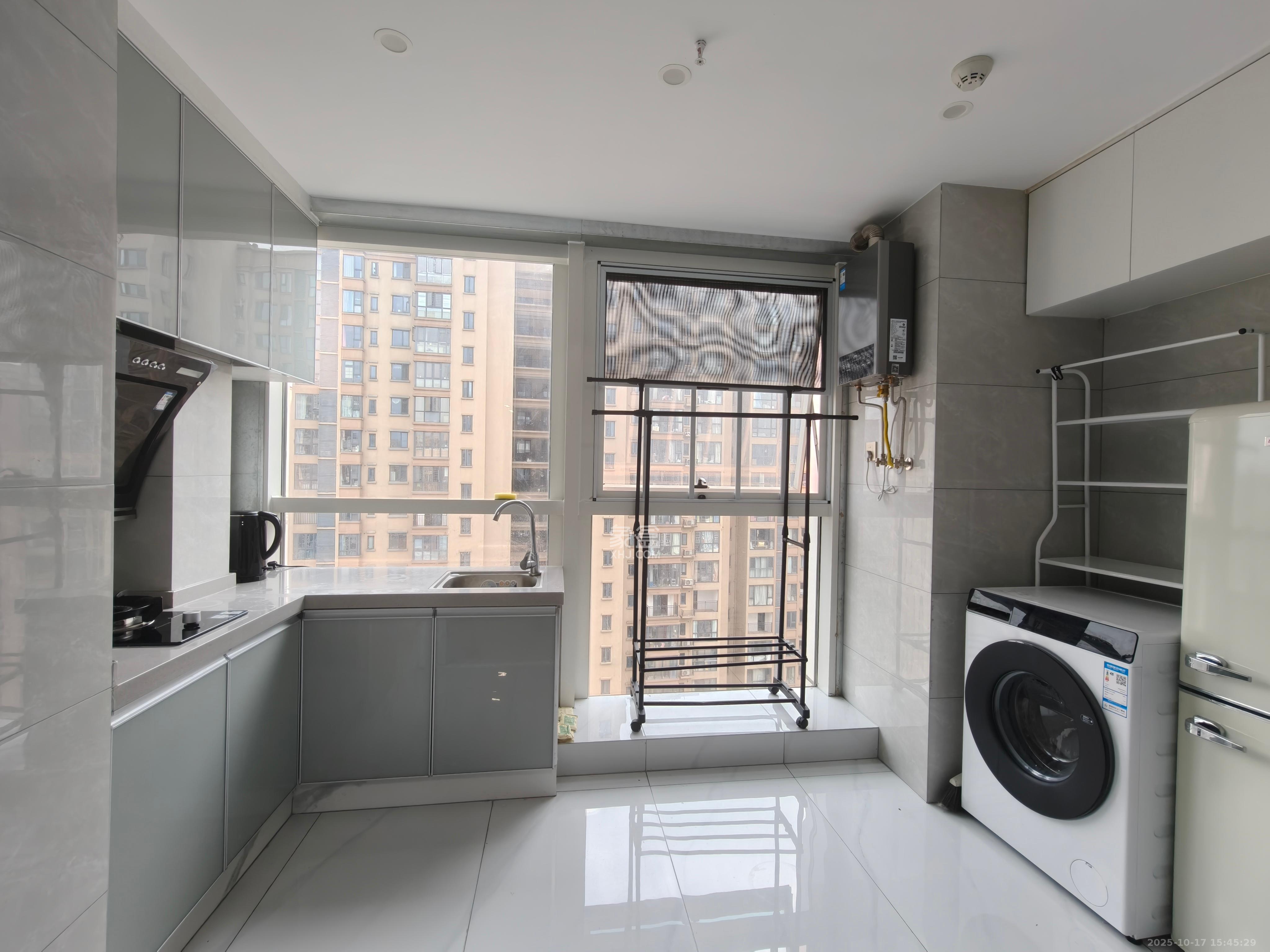 中建嘉和城  1室1厅1卫    1500.0元/月 中建嘉和城  1室1厅1卫    1500.0元/月室内图1