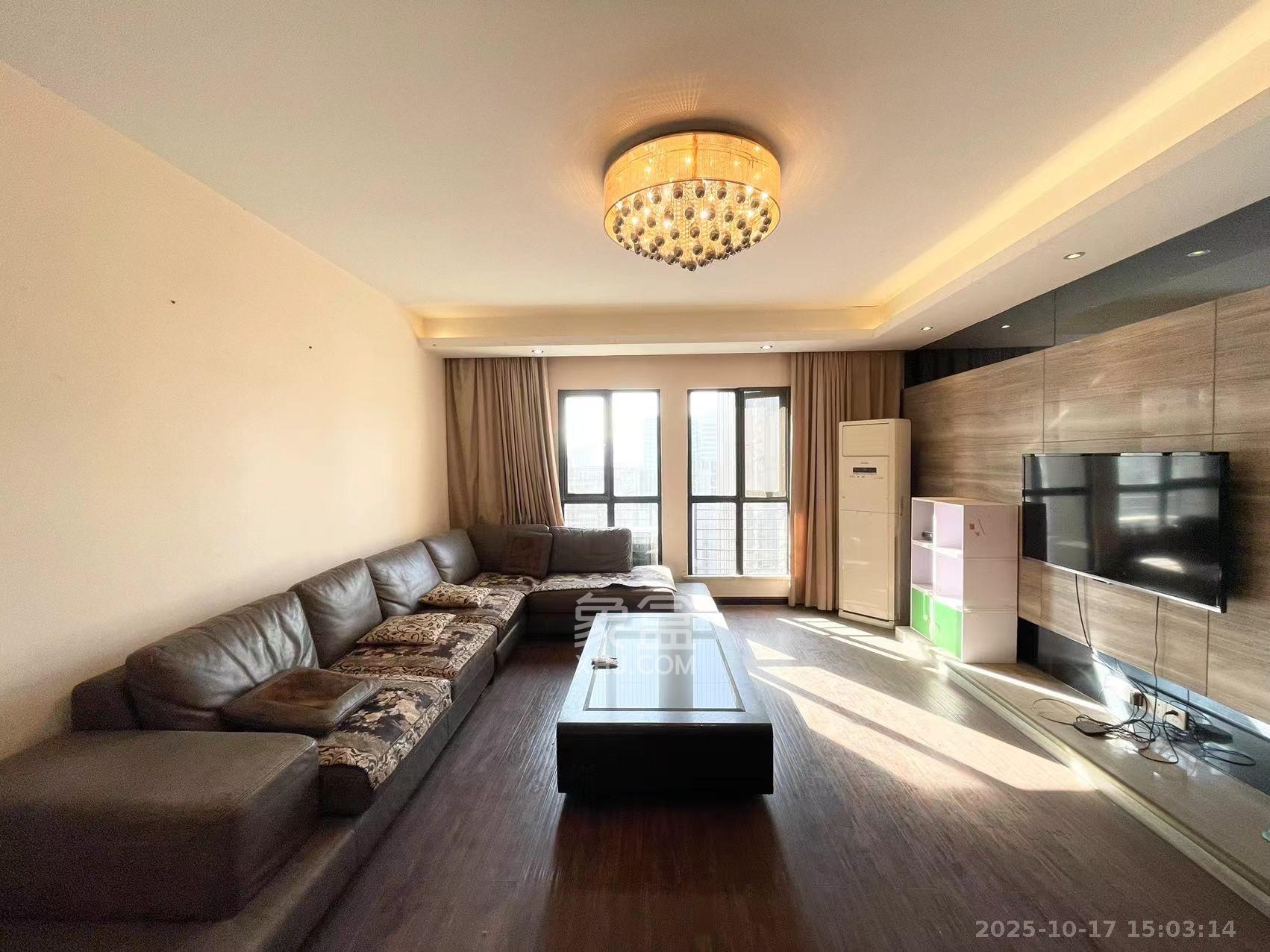 郡原广场  4室2厅2卫    3500.0元/月 郡原广场  4室2厅2卫    3500.0元/月室内图