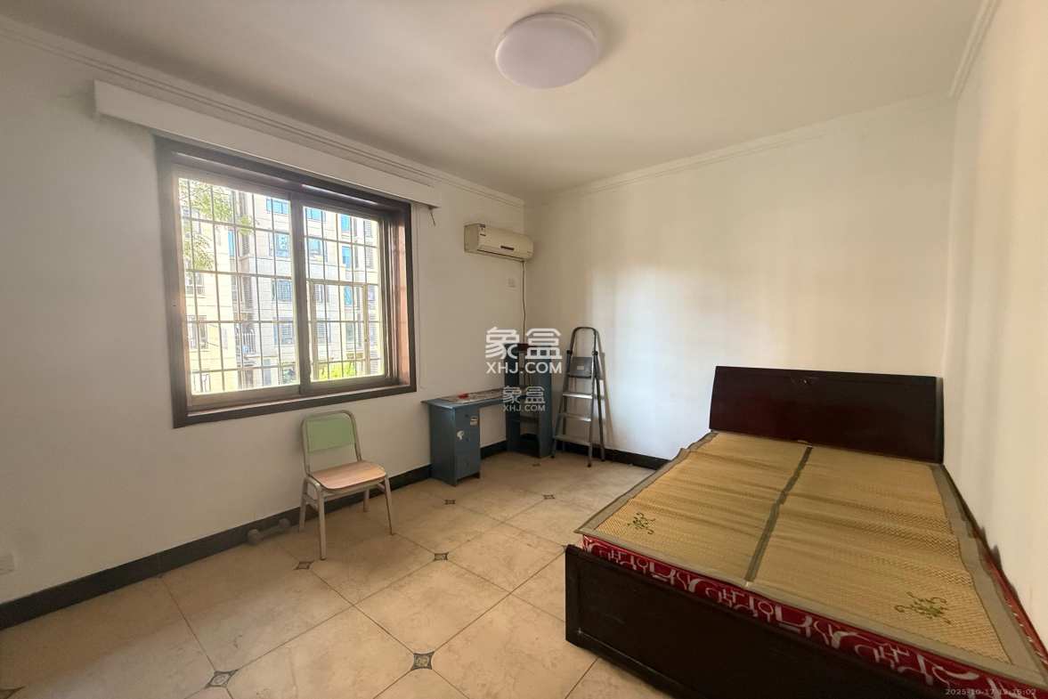 路桥宿舍 2室1厅1卫 1300.0元/月 路桥宿舍 2室1厅1卫 1300.0元/月室内图