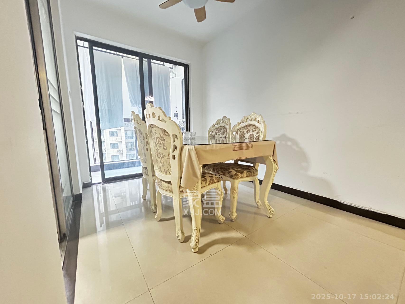 中国铁建梅溪青秀二期  4室2厅2卫    2600.0元/月室内图