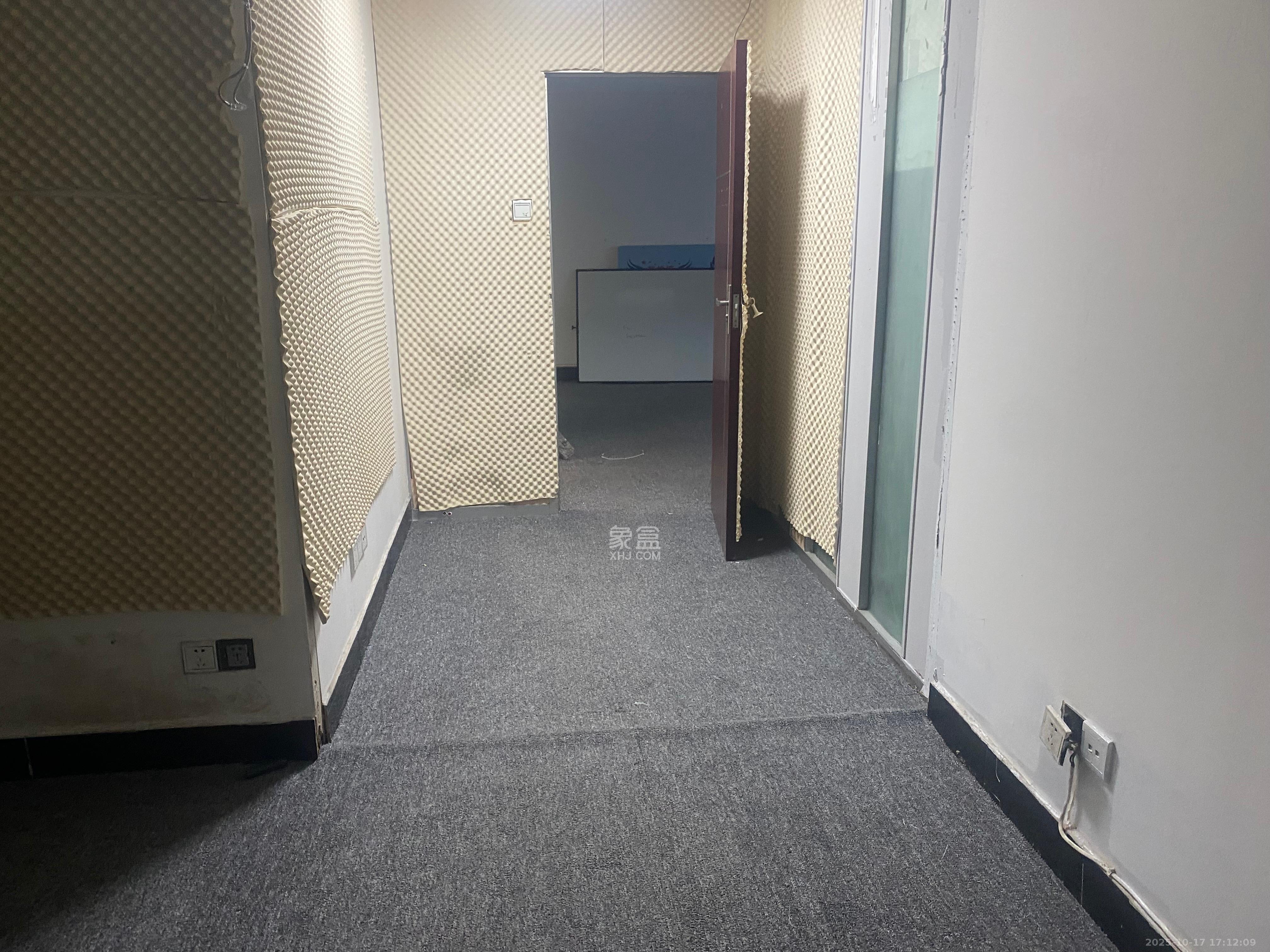 BOBO天下城（CTA财富中心）   146.51㎡      7000.0元/月室内图