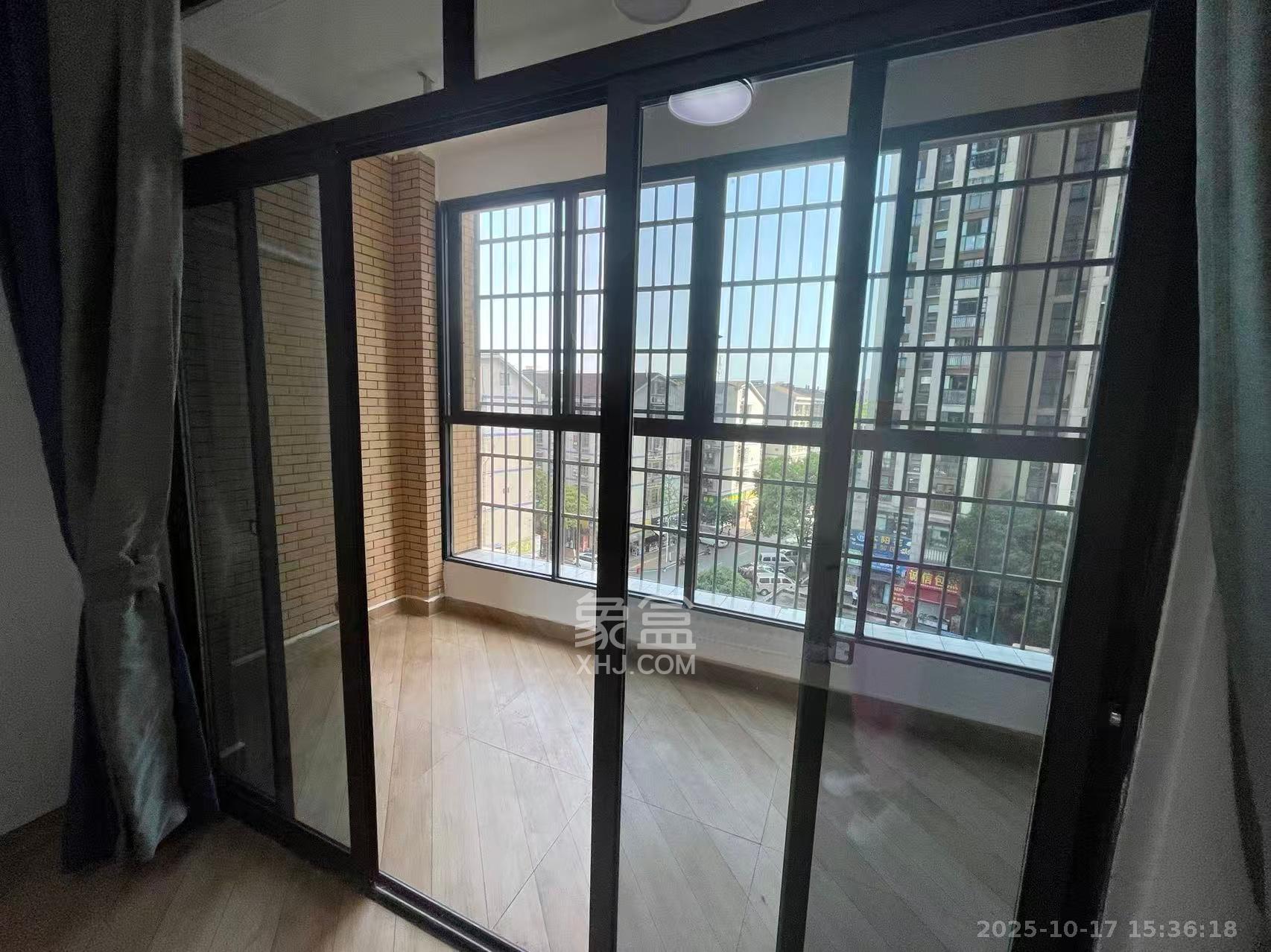 三景华御  3室2厅2卫    2000.0元/月 三景华御  3室2厅2卫    2000.0元/月室内图