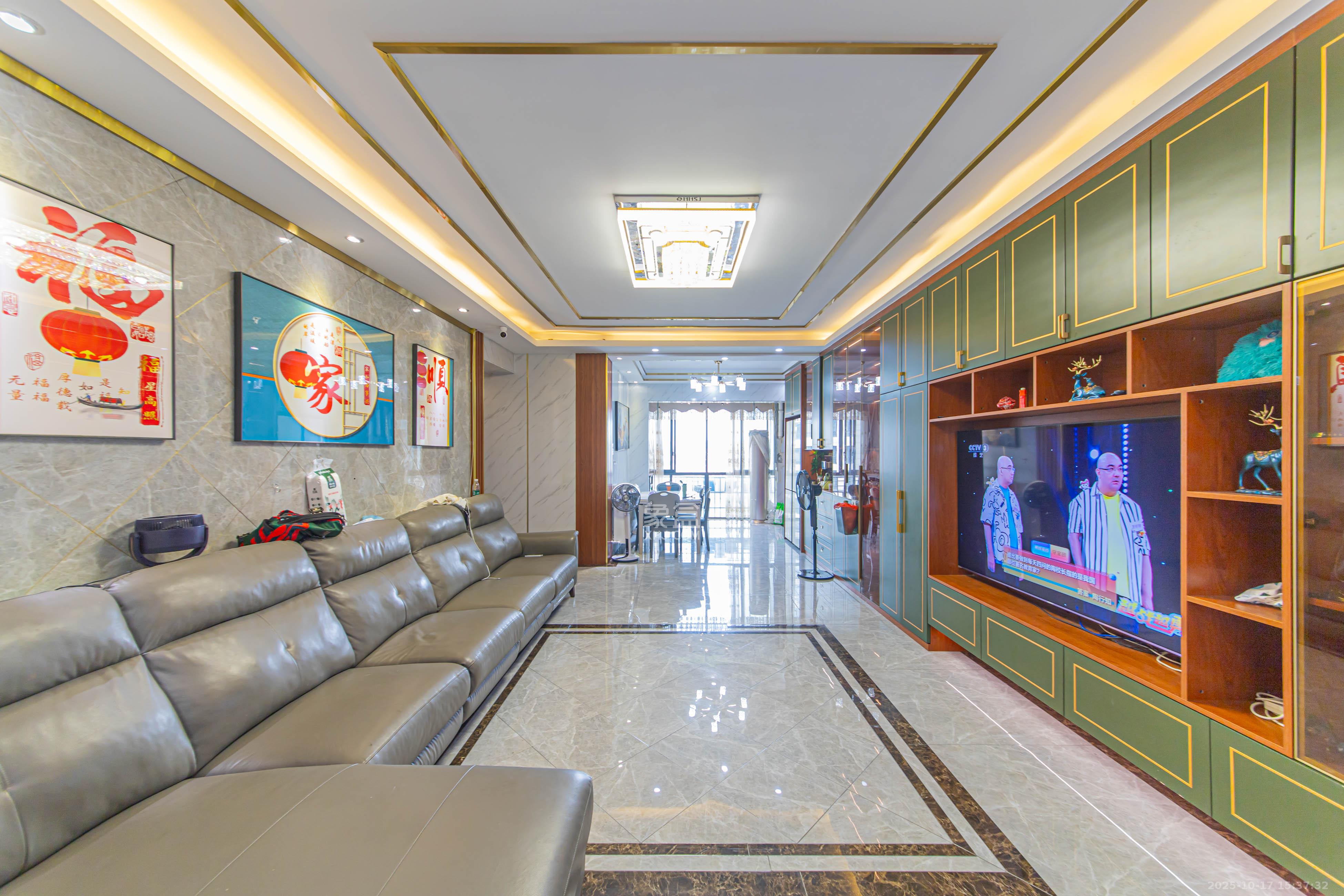 黑金时代广场  5室2厅2卫    3500.0元/月 黑金时代广场  5室2厅2卫    3500.0元/月