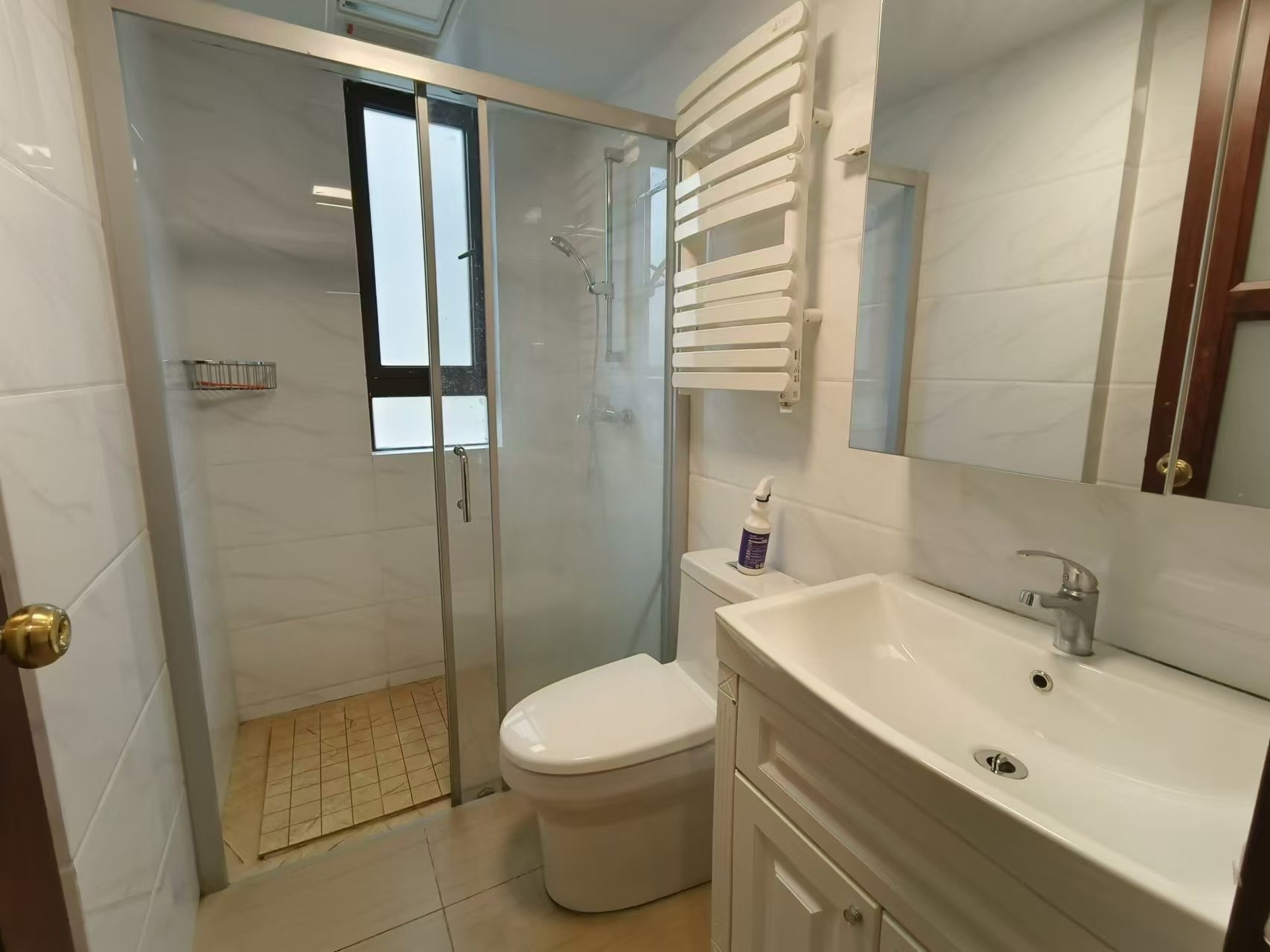 华耀碧桂园十里江湾誉峯  4室2厅2卫    2000.0元/月室内图