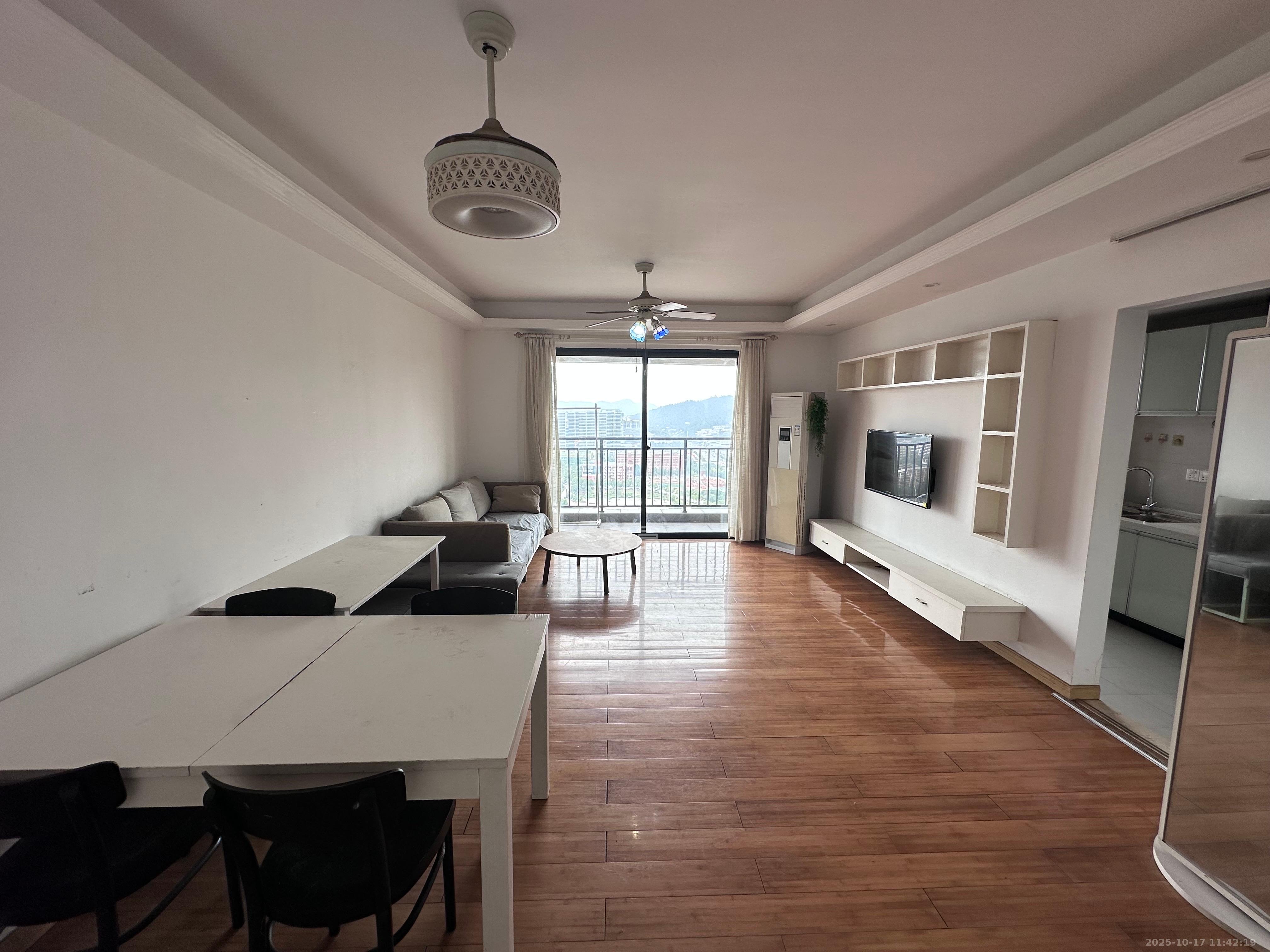 邦盛水岸御园  3室2厅2卫    2000.0元/月