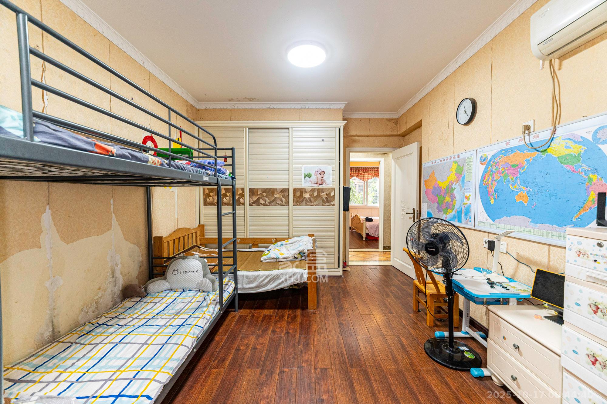 筑梦佳园 4室2厅2卫 99.8万 筑梦佳园 4室2厅2卫 99.8万卧室