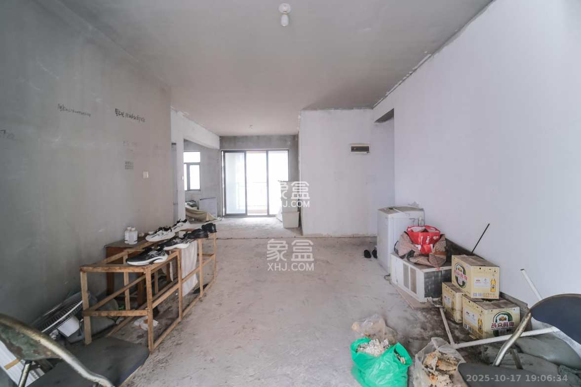 星雅美辰 3室2厅2卫 97.0万 星雅美辰 3室2厅2卫 97.0万客厅