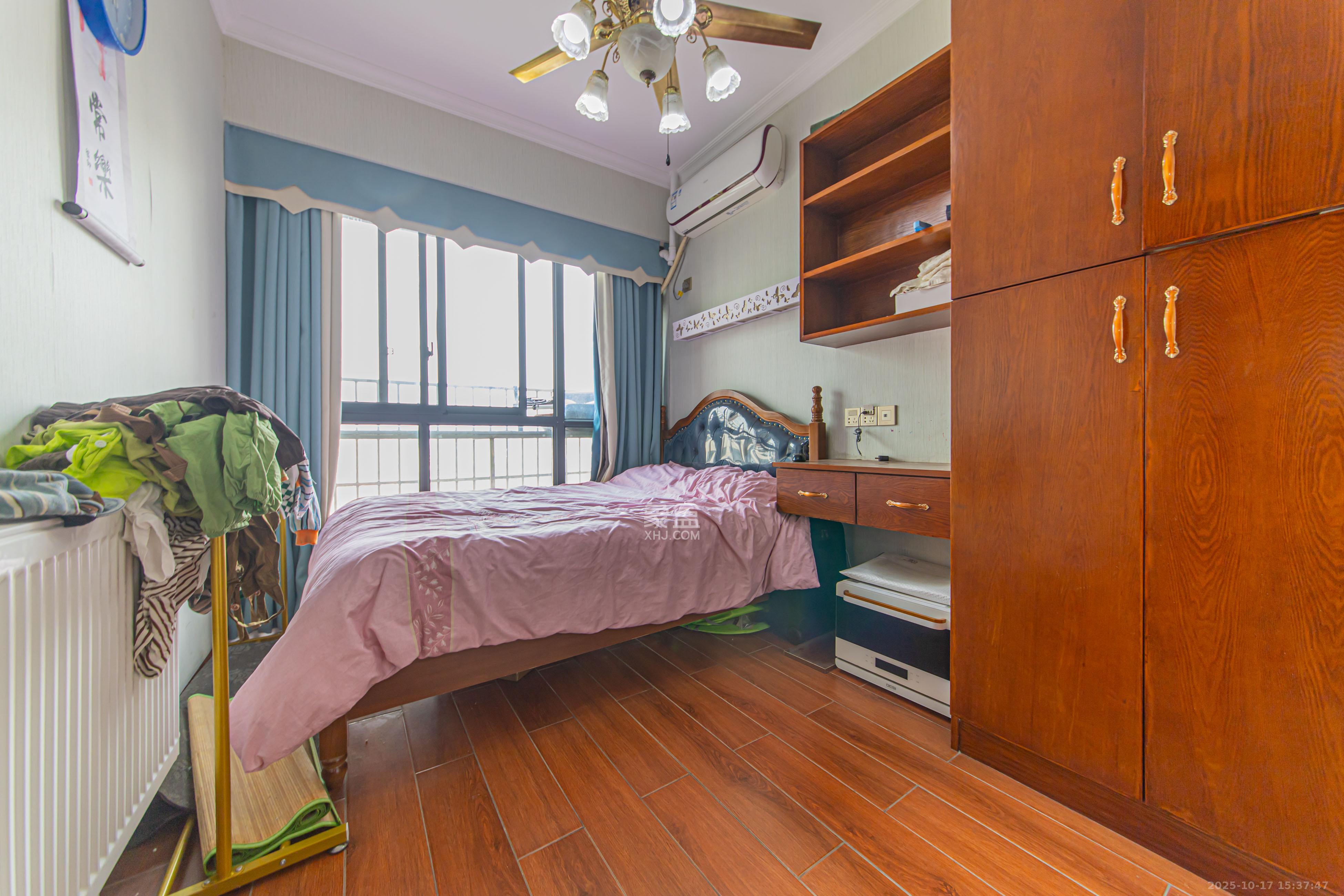 黑金时代广场  5室2厅2卫    3500.0元/月室内图