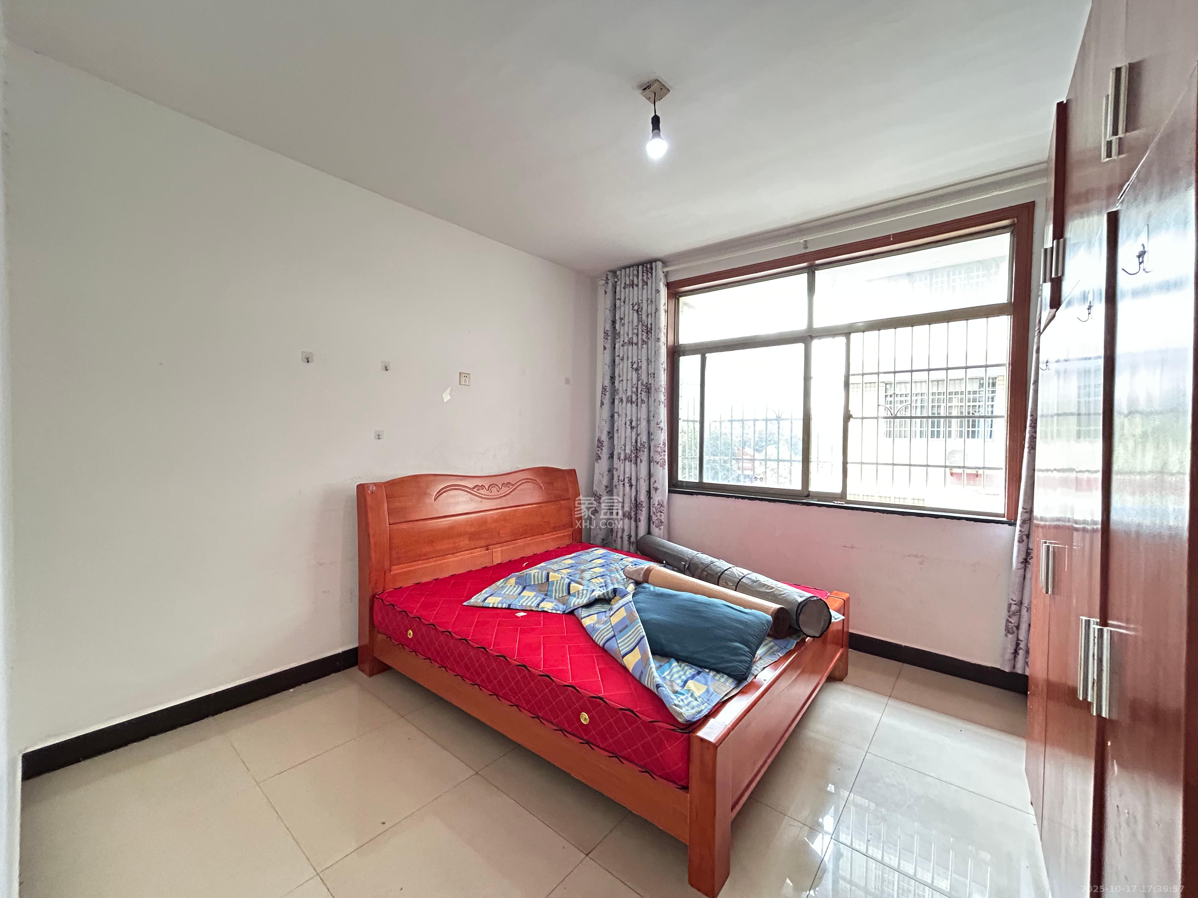 城西安置小区  3室2厅1卫    1400.0元/月室内图