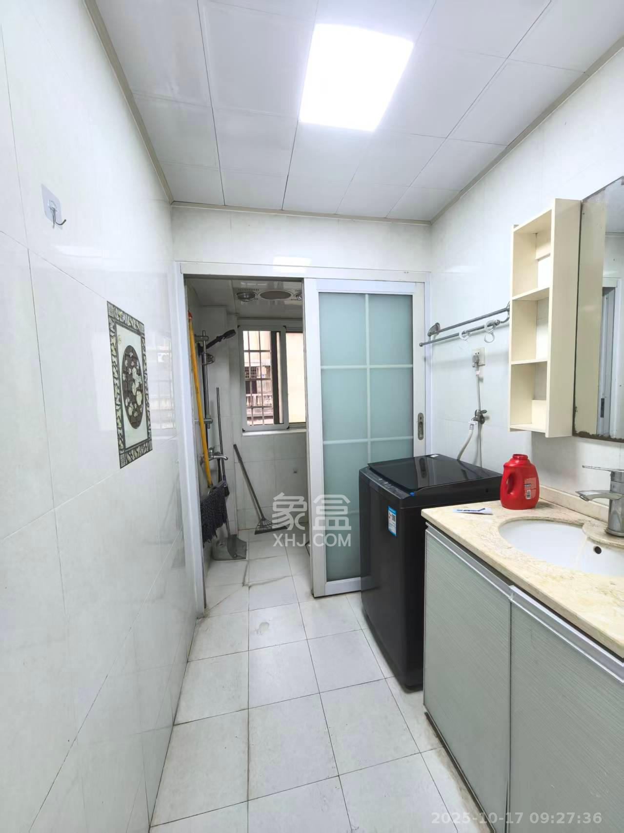 红星农博住宅小区(佳英农博小区) 3室2厅1卫 2000.0元/月 红星农博住宅小区(佳英农博小区) 3室2厅1卫 2000.0元/月室内图