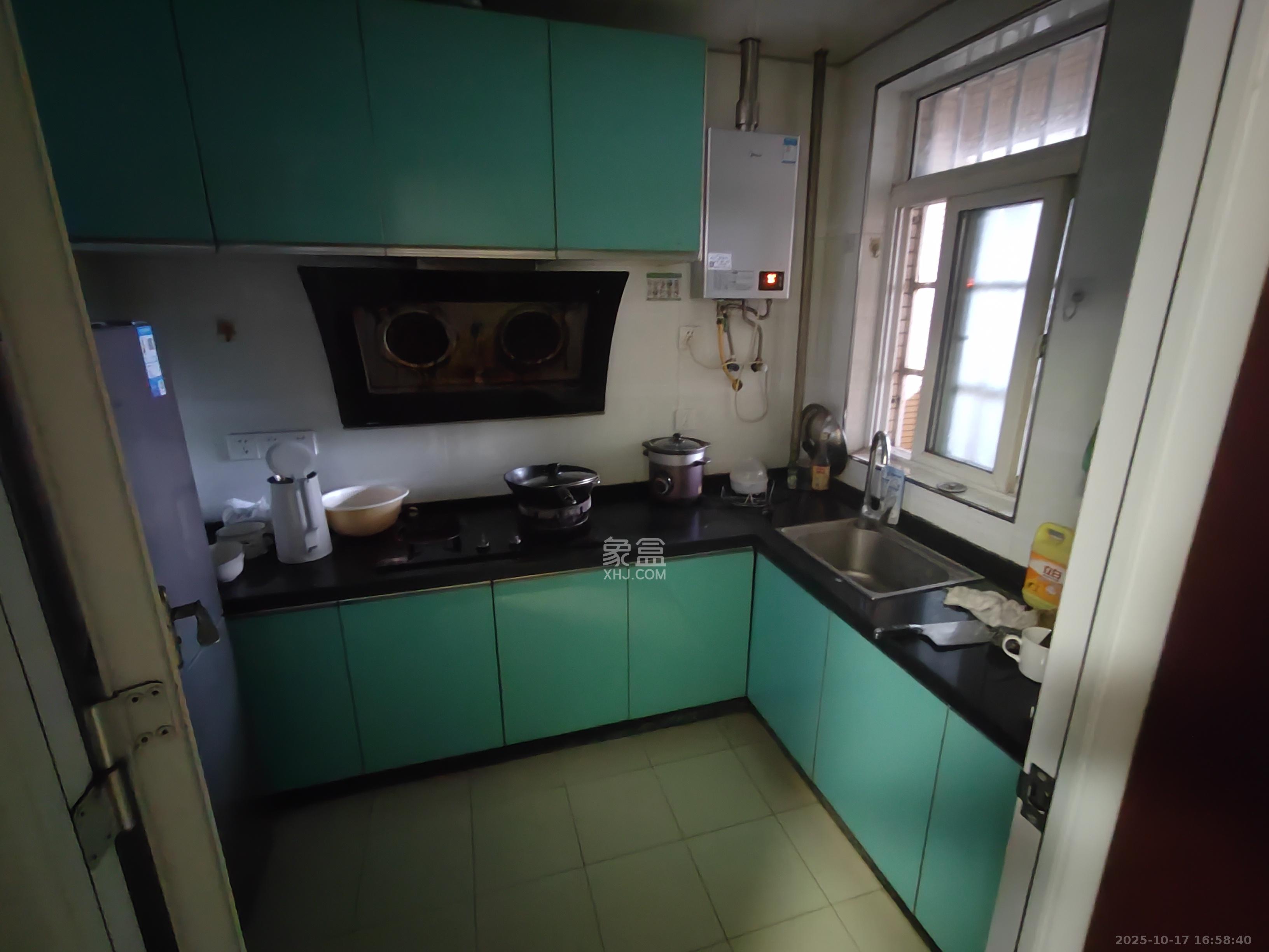 和馨园  2室1厅1卫    1800.0元/月 和馨园  2室1厅1卫    1800.0元/月室内图