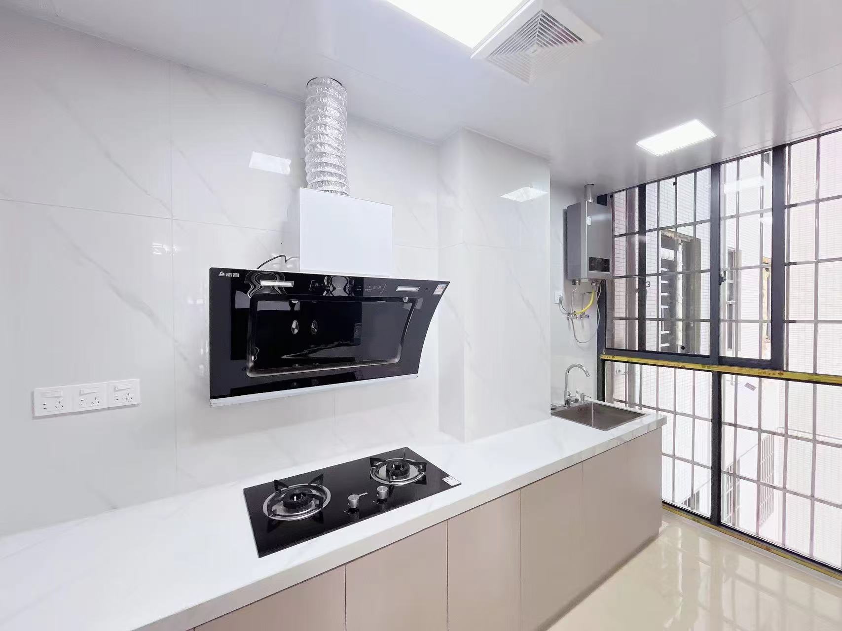 互助小区电梯房  2室1厅1卫    1600.0元/月室内图